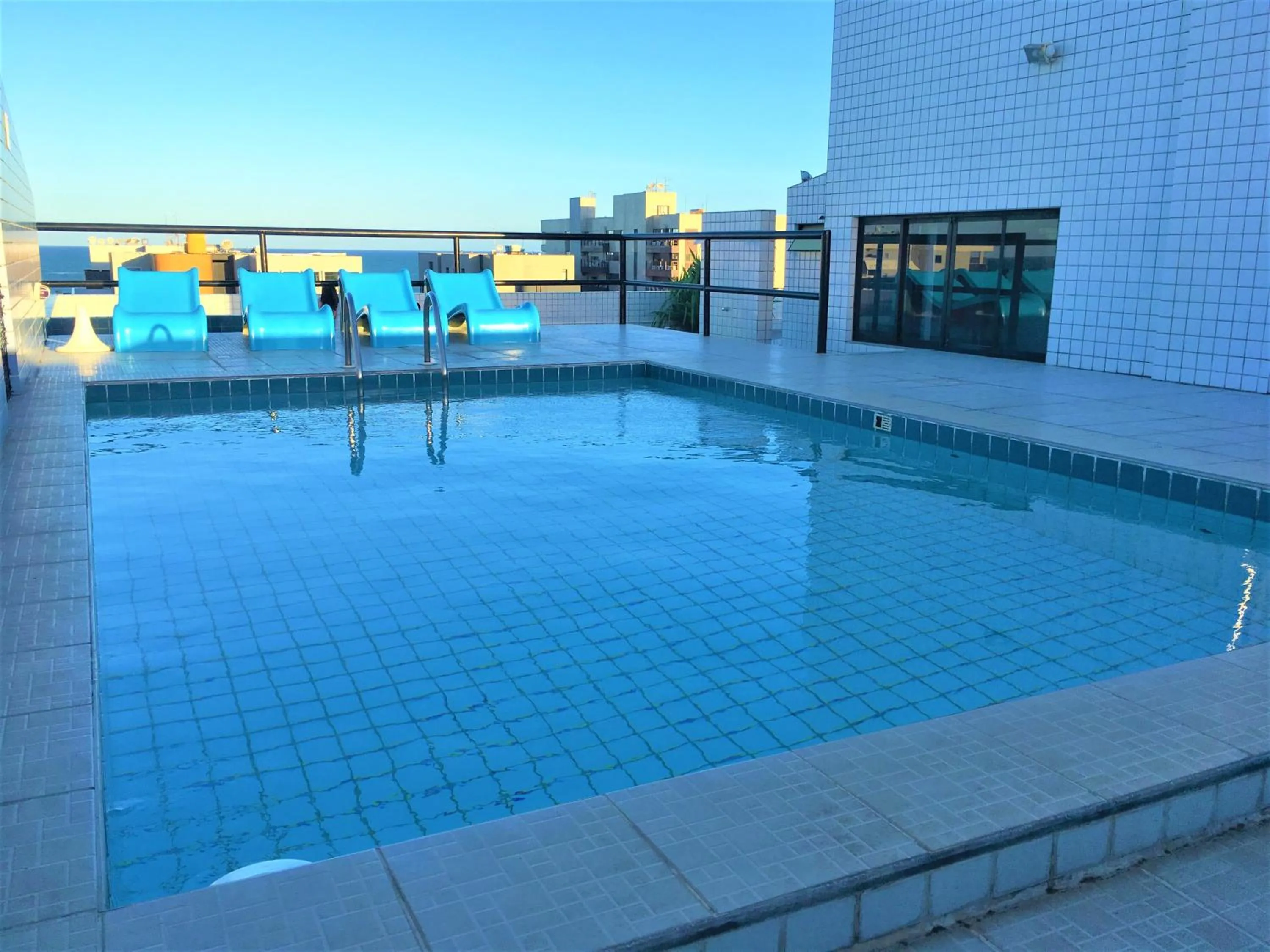 Swimming pool in Apartamento Vernazza Jatiuca