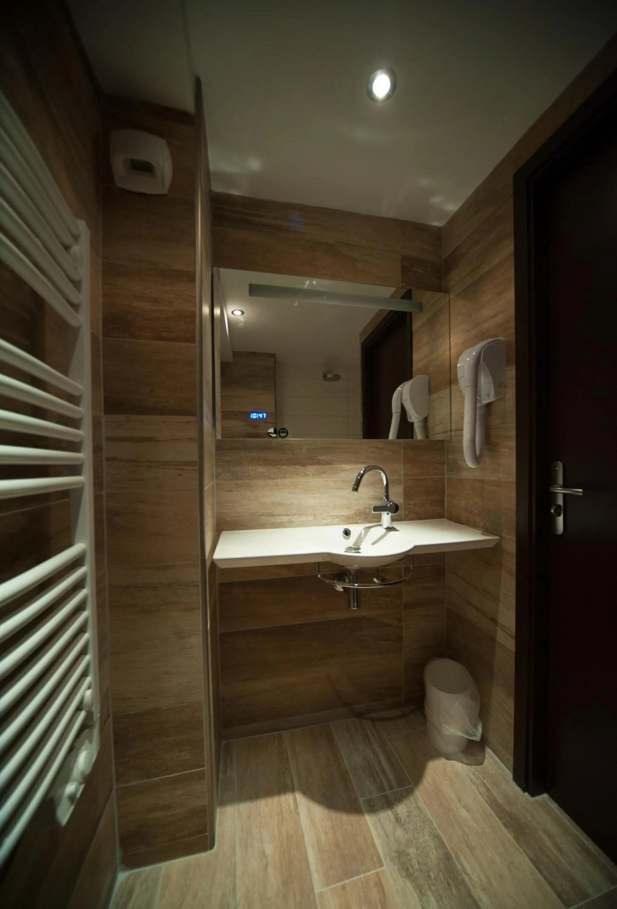 Bathroom in Central Hotel