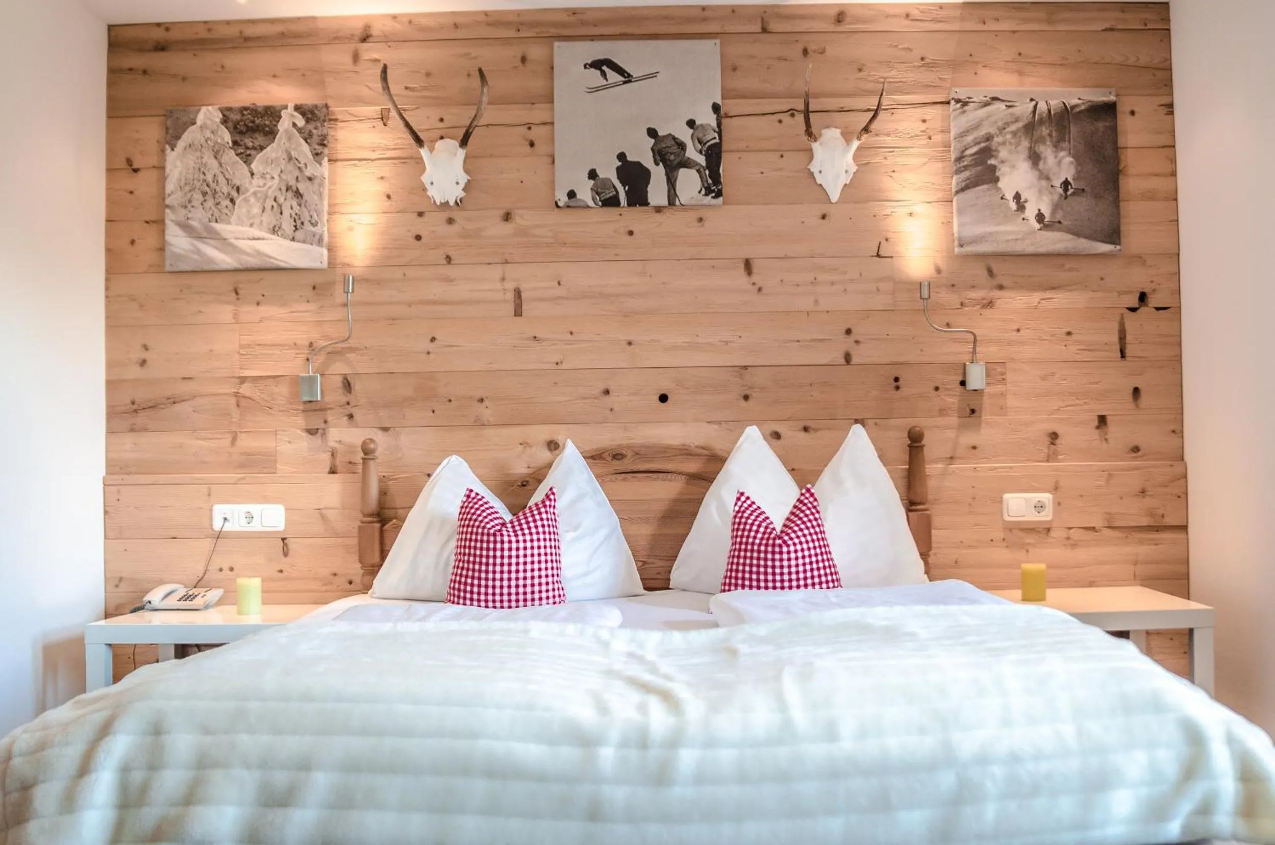 Bed in Hotel Unterbrunn Apartments & Gästehaus