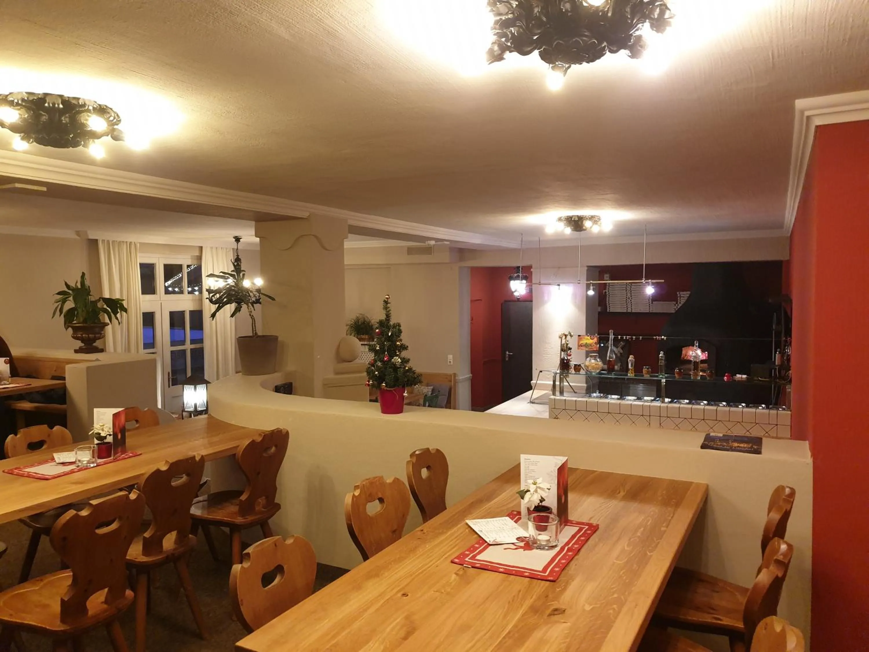 Restaurant/places to eat in Hotel Unterbrunn Apartments & Gästehaus