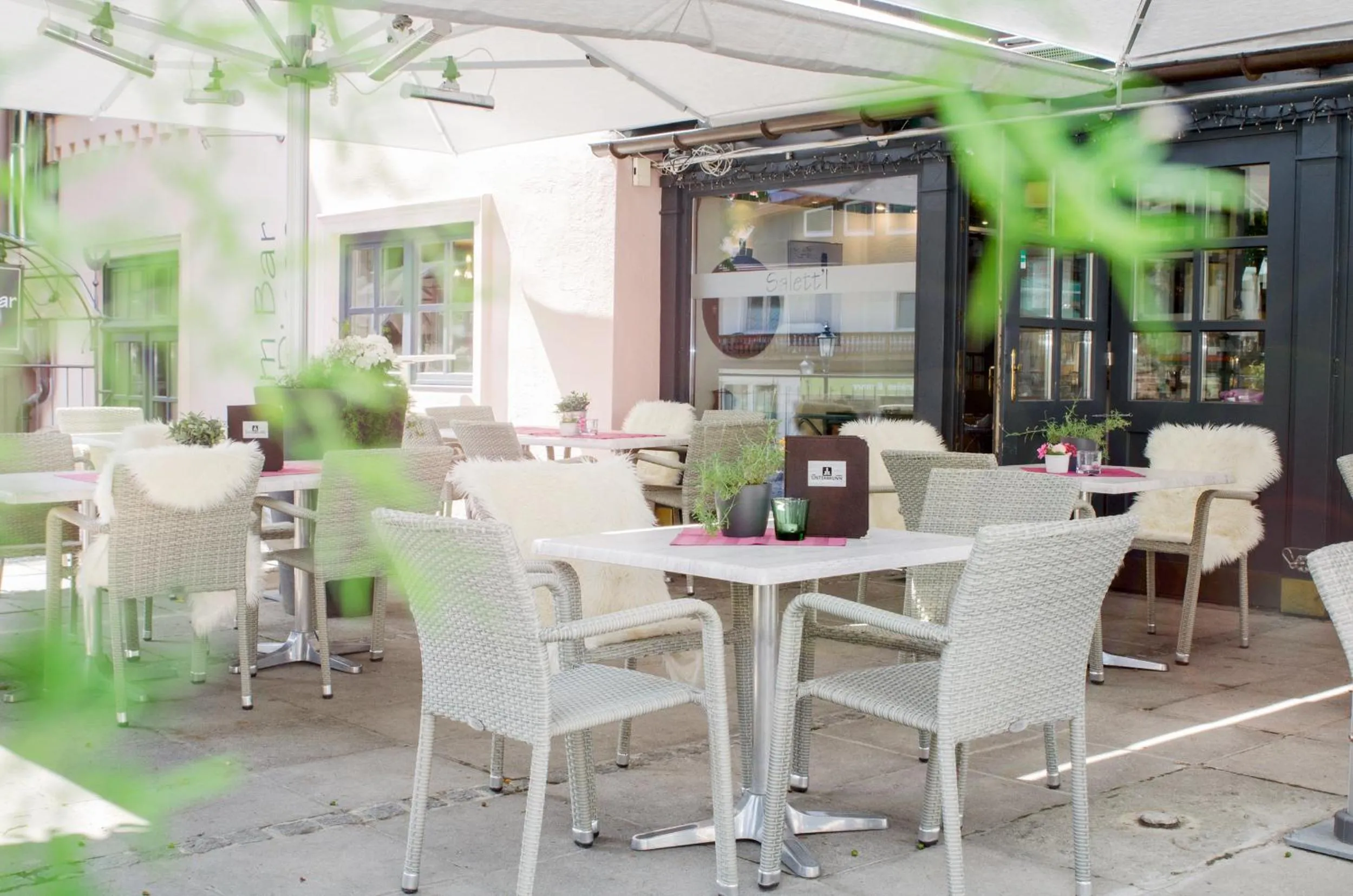 Restaurant/places to eat in Hotel Unterbrunn Apartments & Gästehaus