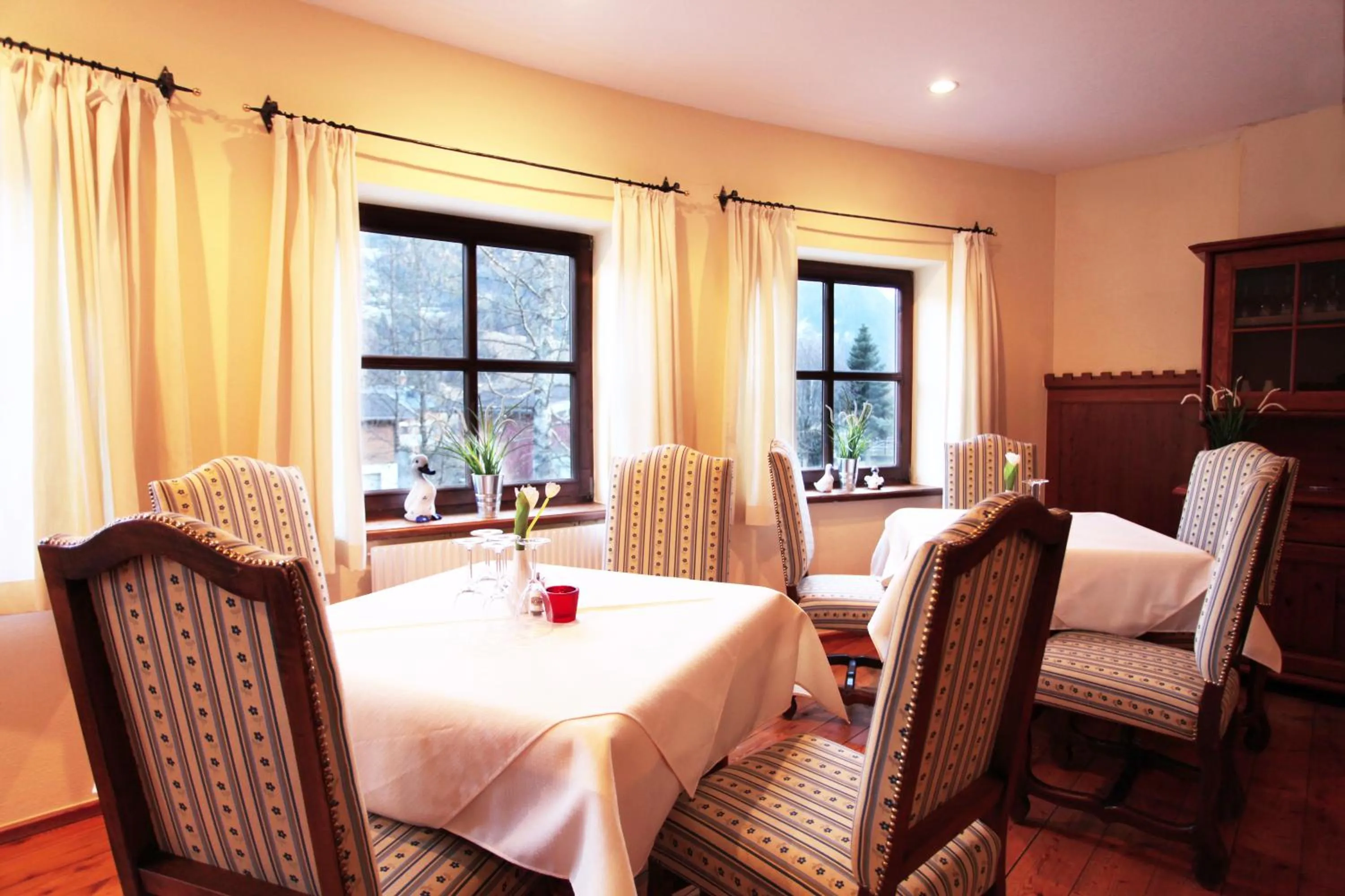 Restaurant/places to eat in Hotel Unterbrunn Apartments & Gästehaus