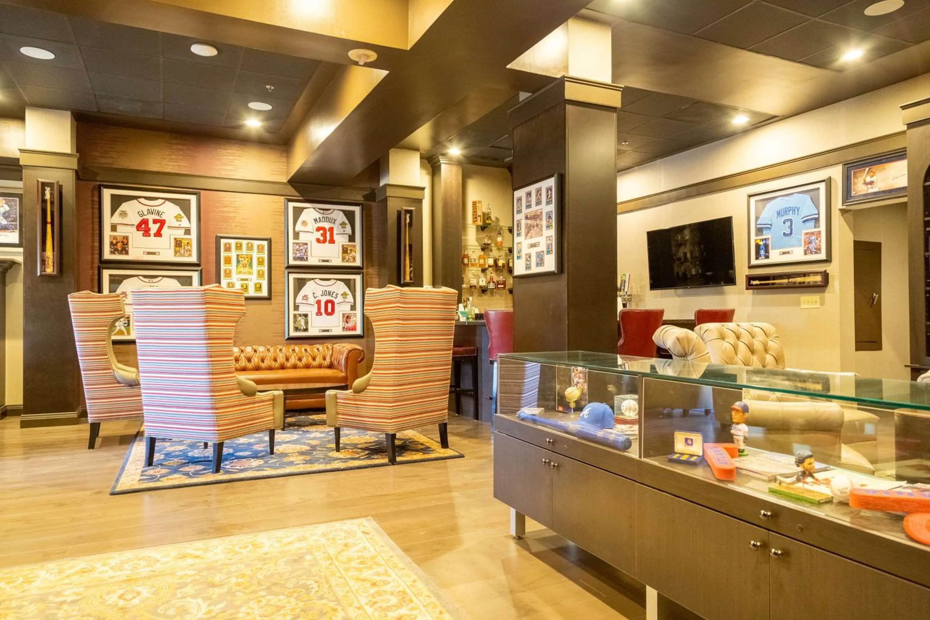 Lounge or bar in Doubletree Suites by Hilton at The Battery Atlanta