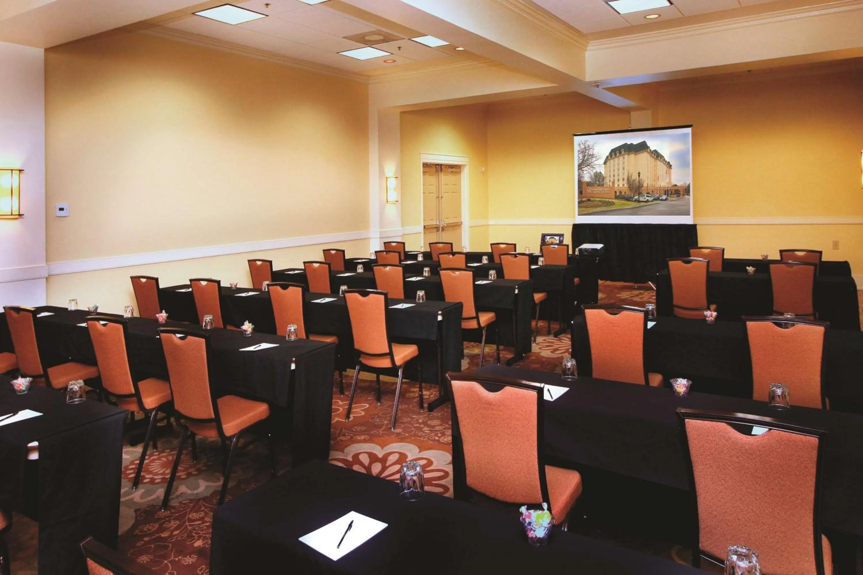 Meeting/conference room in Doubletree Suites by Hilton at The Battery Atlanta