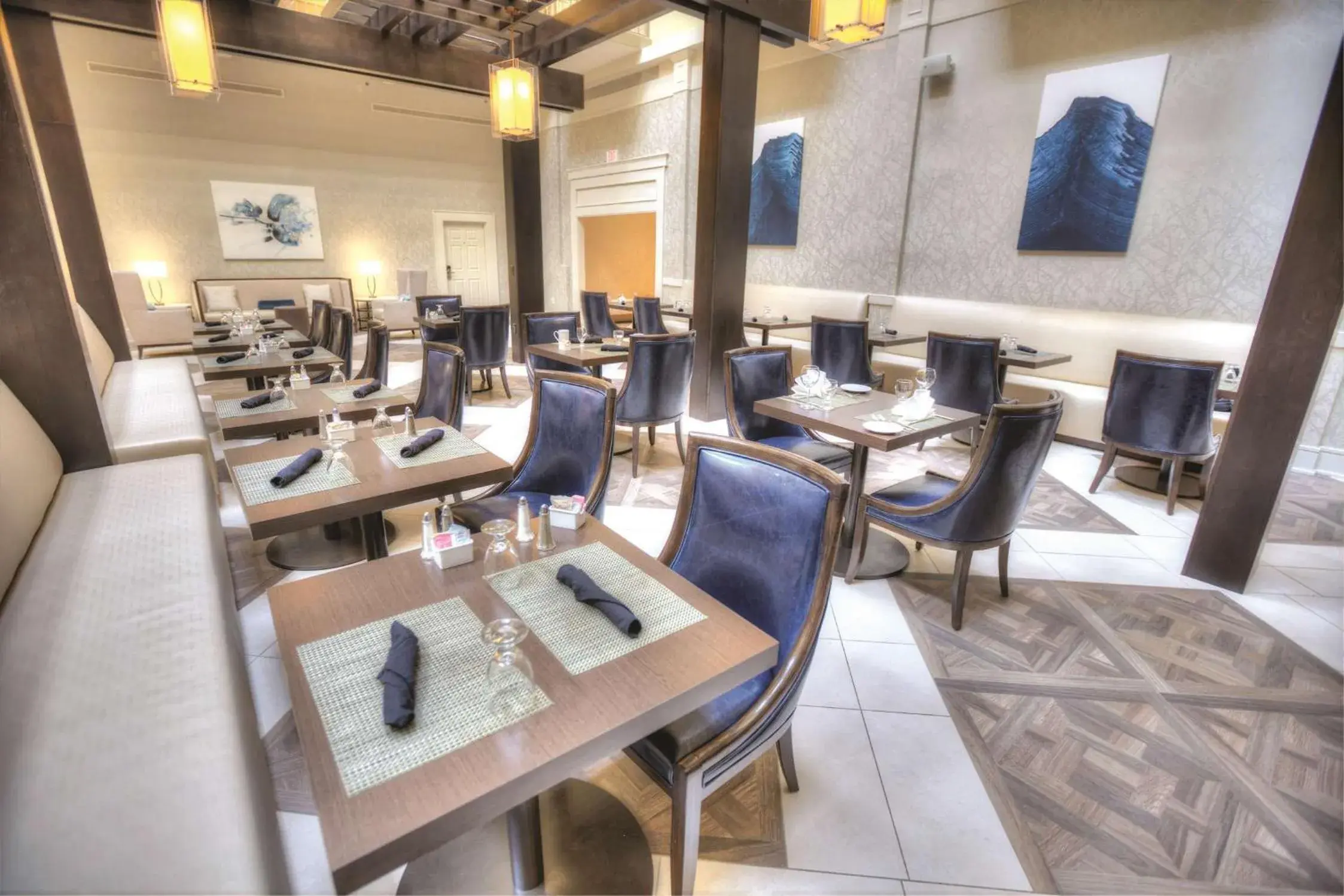 Restaurant/places to eat in Doubletree Suites by Hilton at The Battery Atlanta Restaurant/places to eat in Doubletree Suites by Hilton at The Battery Atlanta