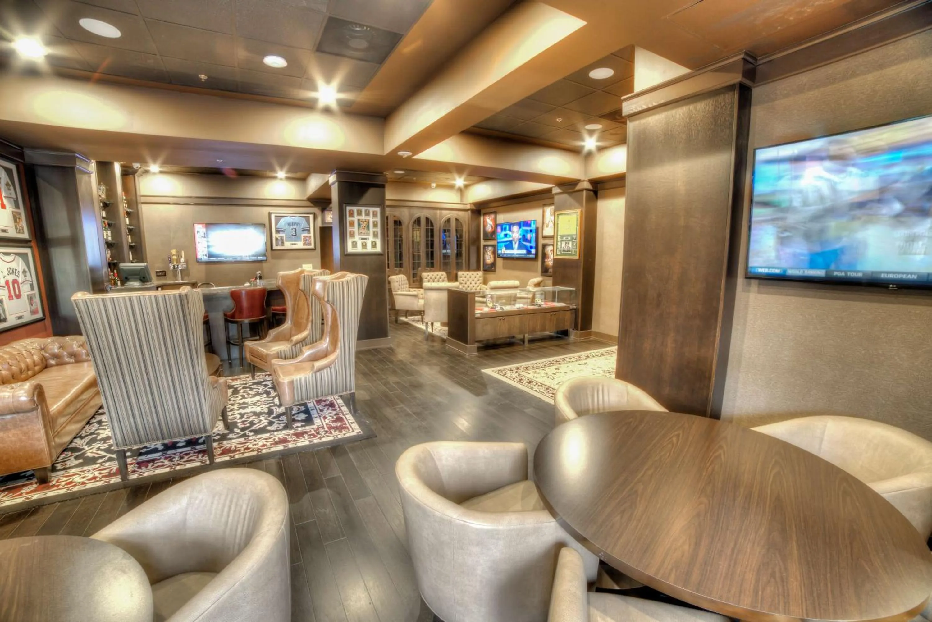 Lounge or bar in Doubletree Suites by Hilton at The Battery Atlanta