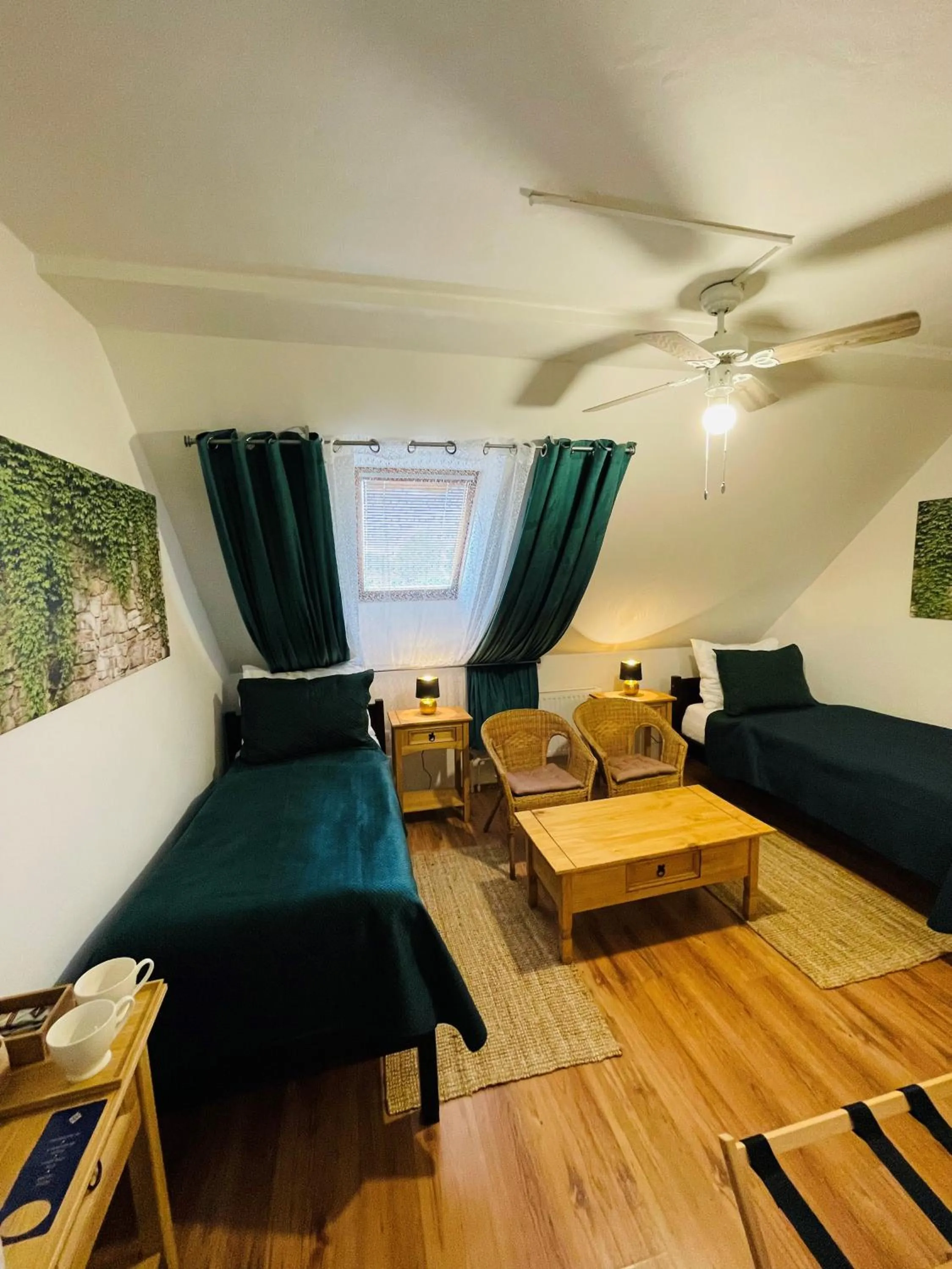 Bed in Hotel Marcincak***