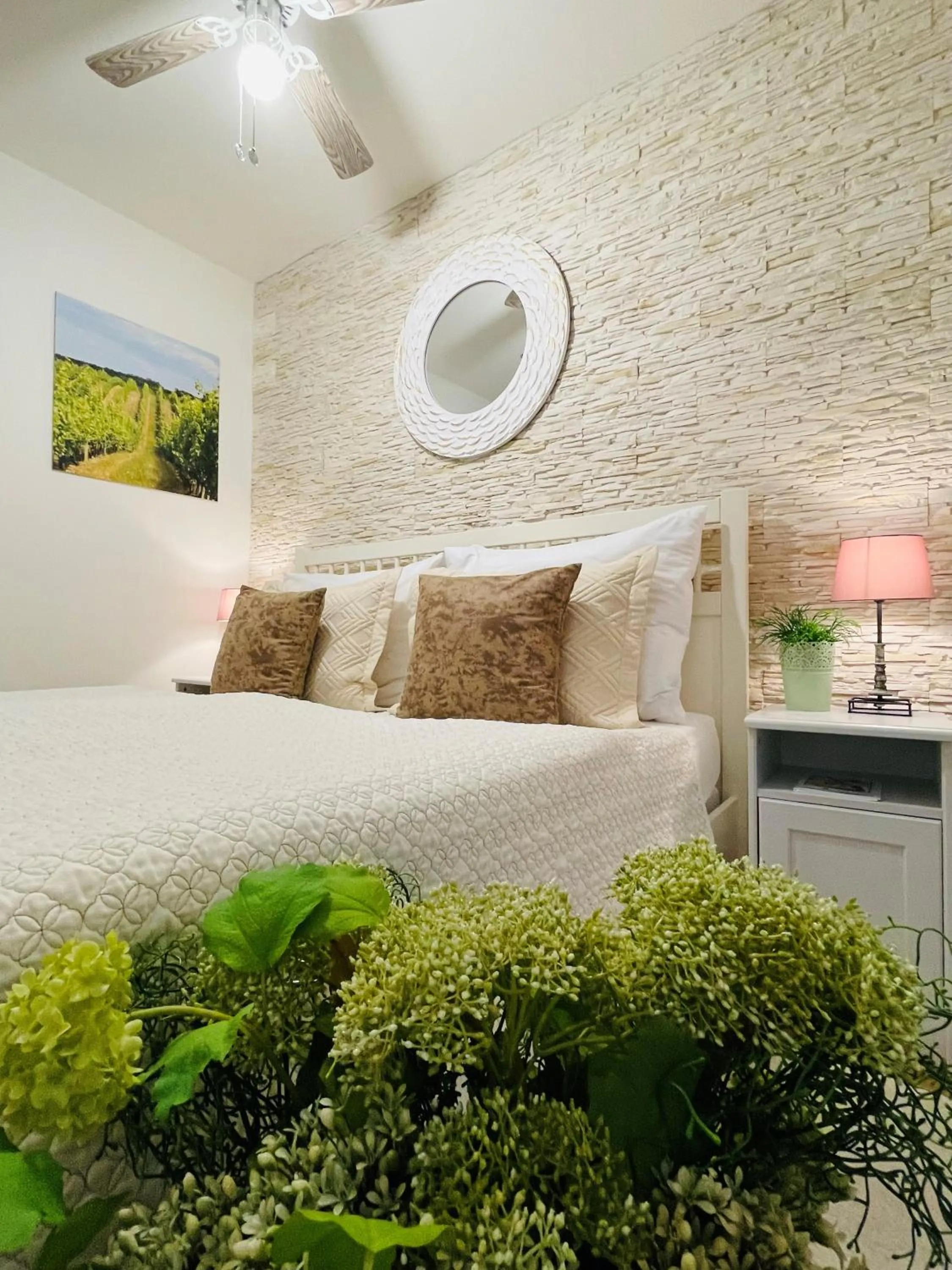 Bed in Hotel Marcincak***