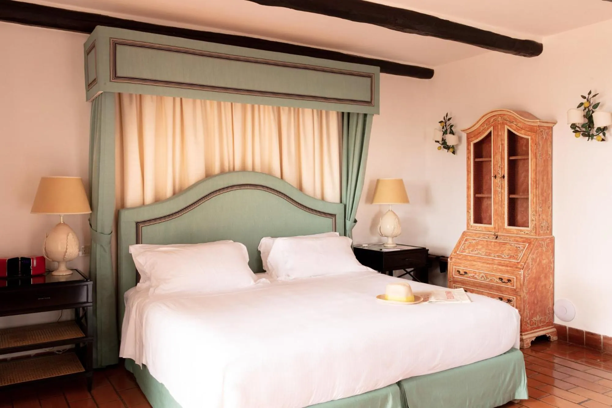 Bedroom, Bed in Il Pellicano