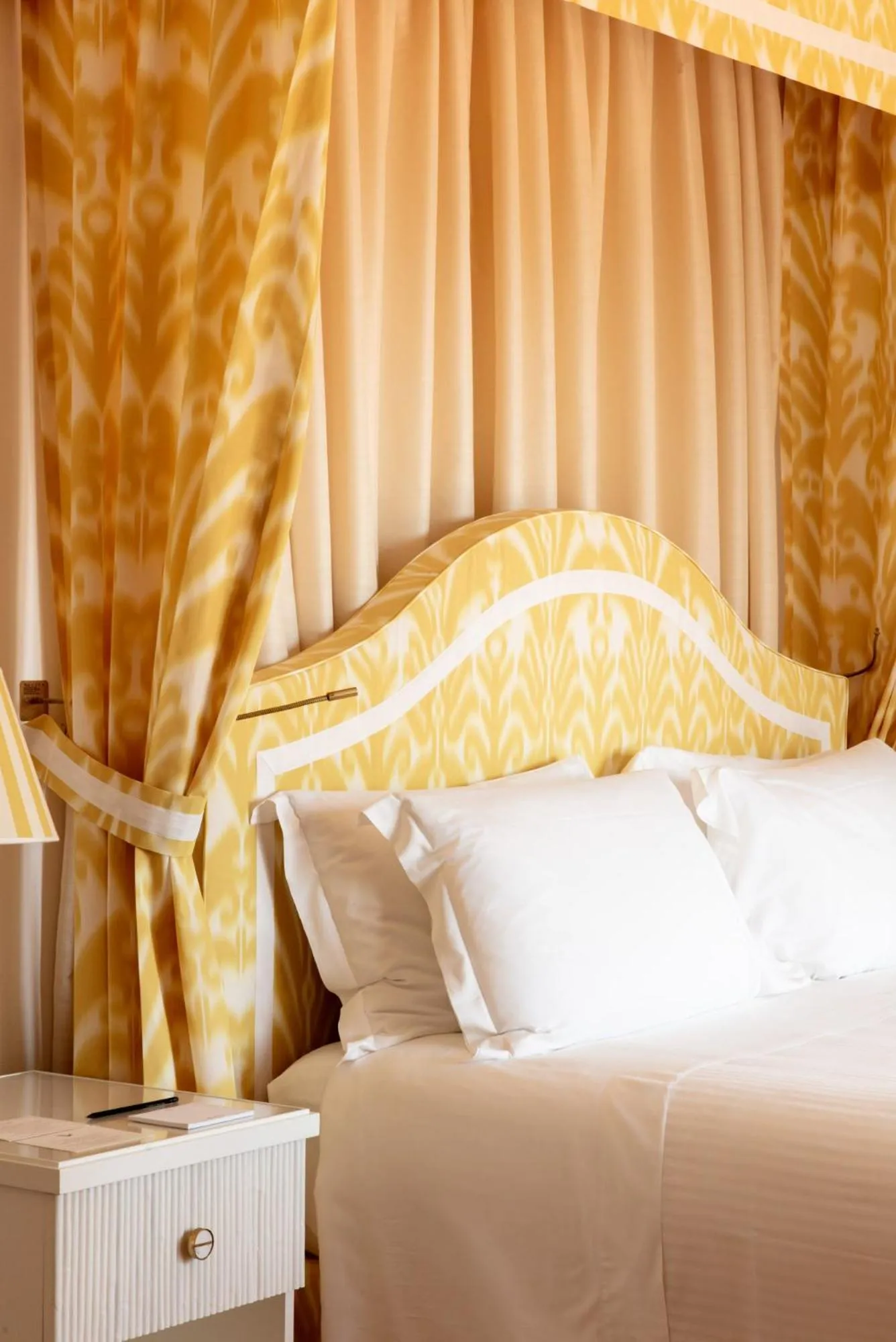 Bedroom, Bed in Il Pellicano