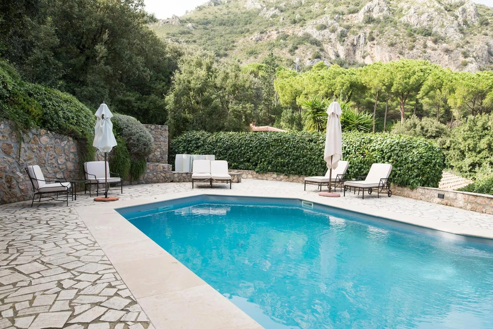 Pool view in Il Pellicano