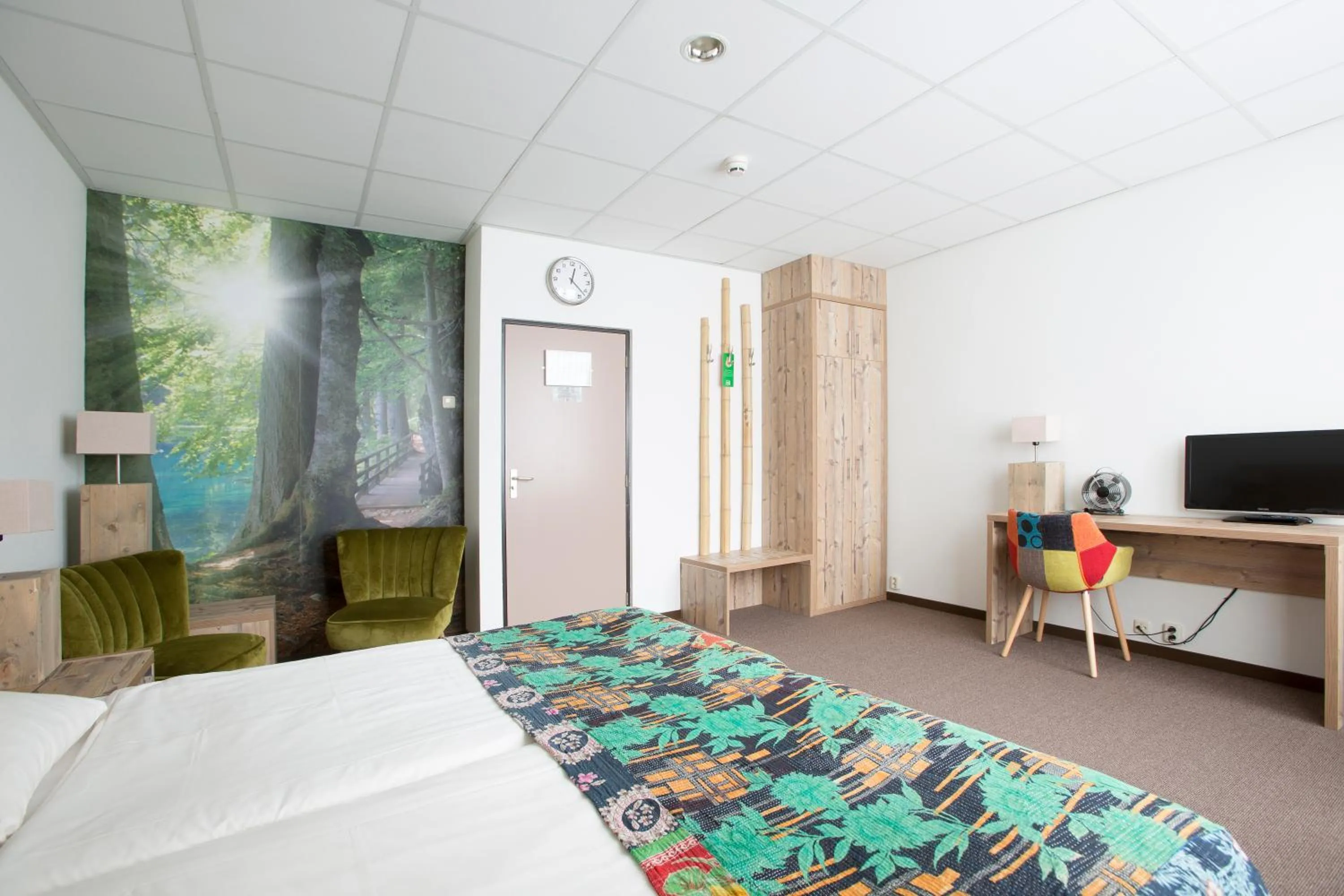 Photo of the whole room, Bed in Forest Hotel