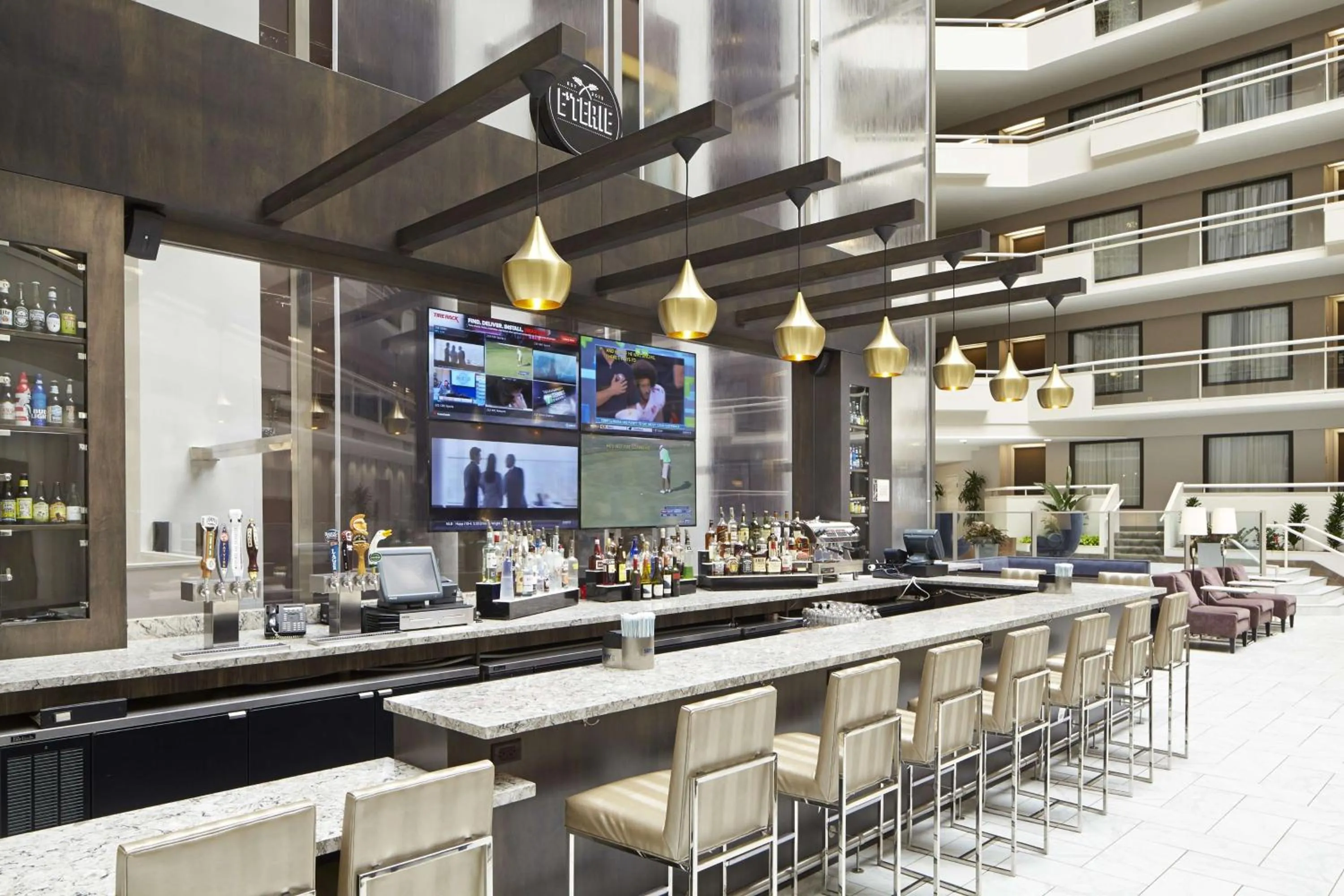 Lounge or bar in Embassy Suites by Hilton Atlanta Galleria