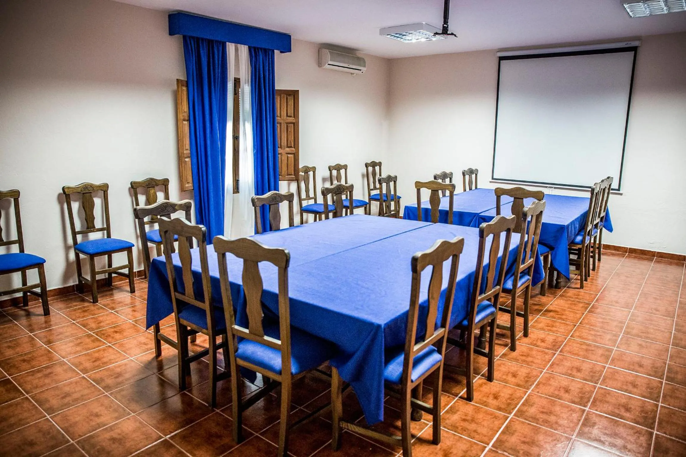 Meeting/conference room in Hospedium Hotel Val de Pinares