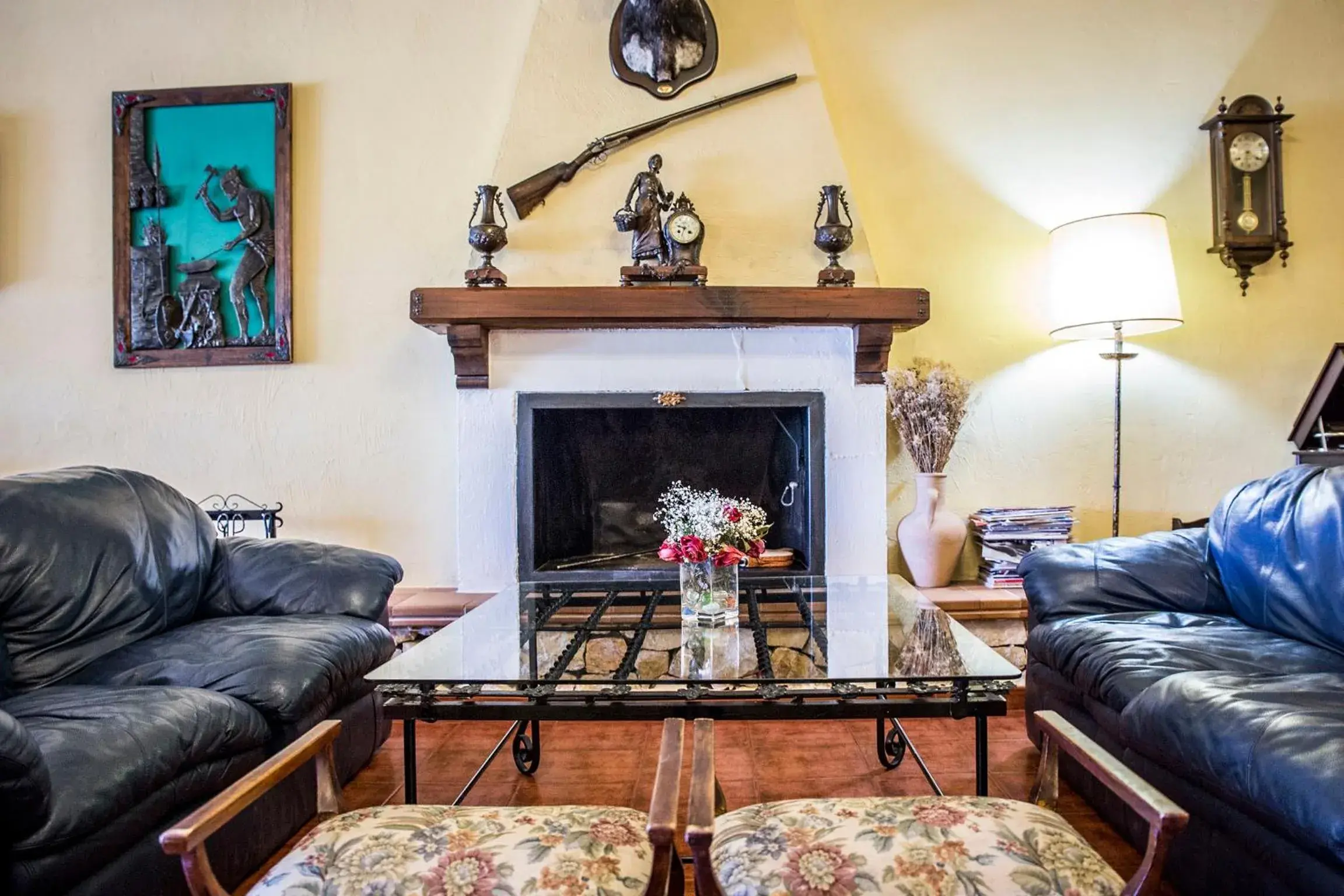 Lounge or bar in Hospedium Hotel Val de Pinares Lounge or bar in Hospedium Hotel Val de Pinares