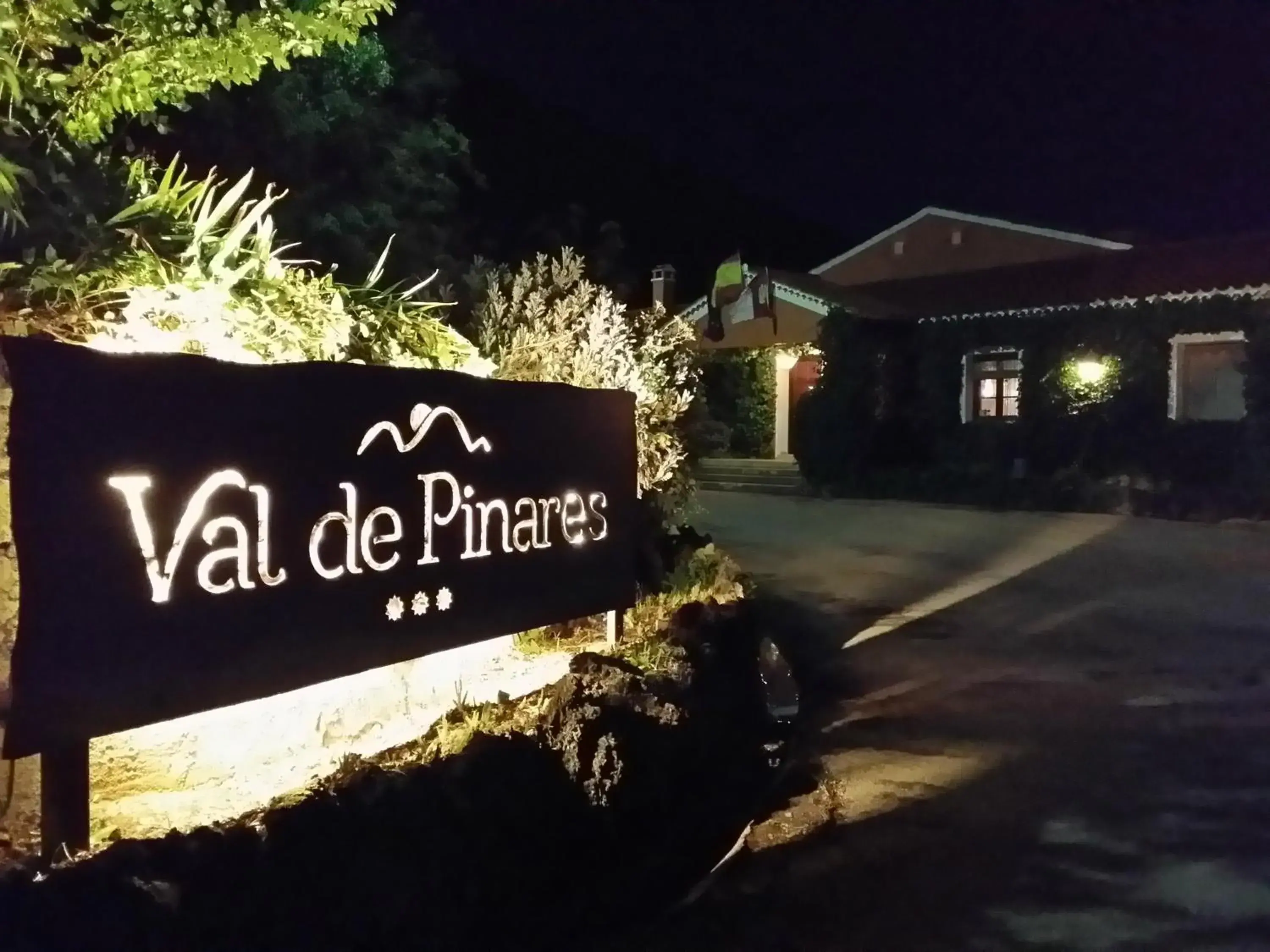 Property building in Hospedium Hotel Val de Pinares Property building in Hospedium Hotel Val de Pinares