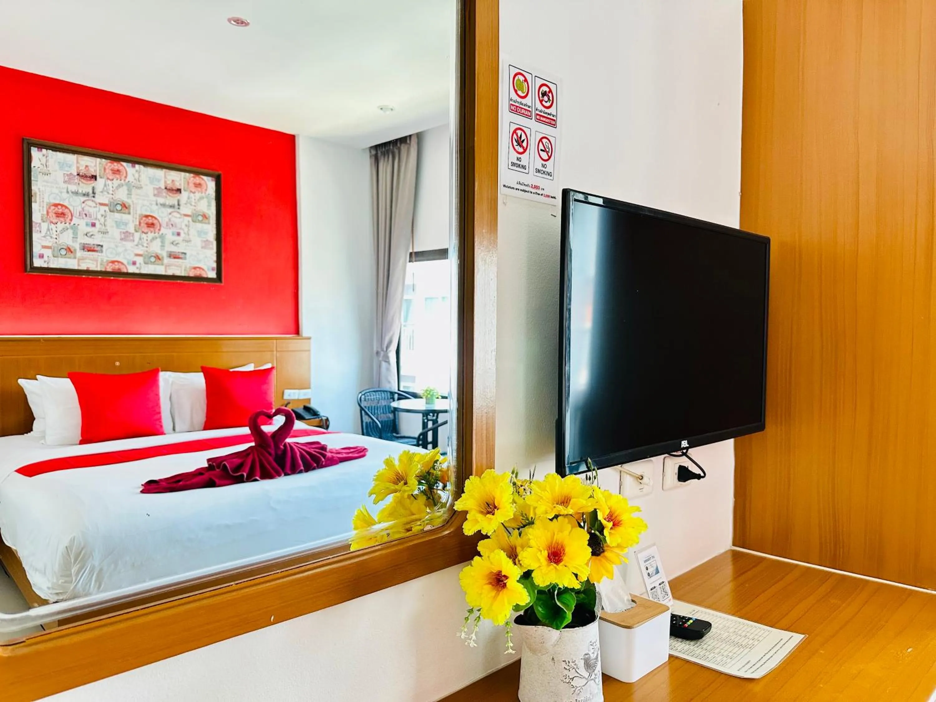 TV and multimedia, Bed in PJ Patong Resortel