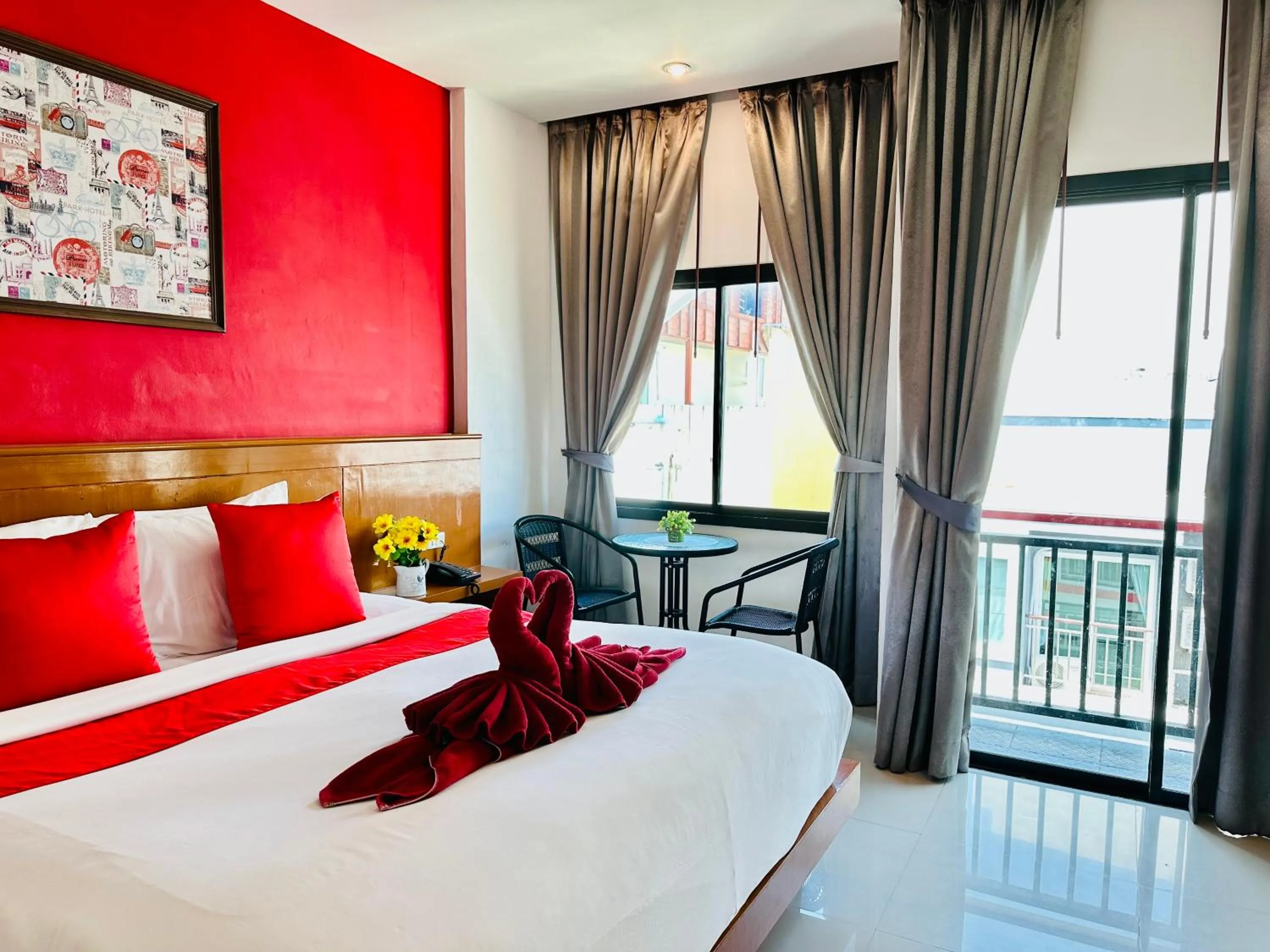 Balcony/Terrace, Bed in PJ Patong Resortel