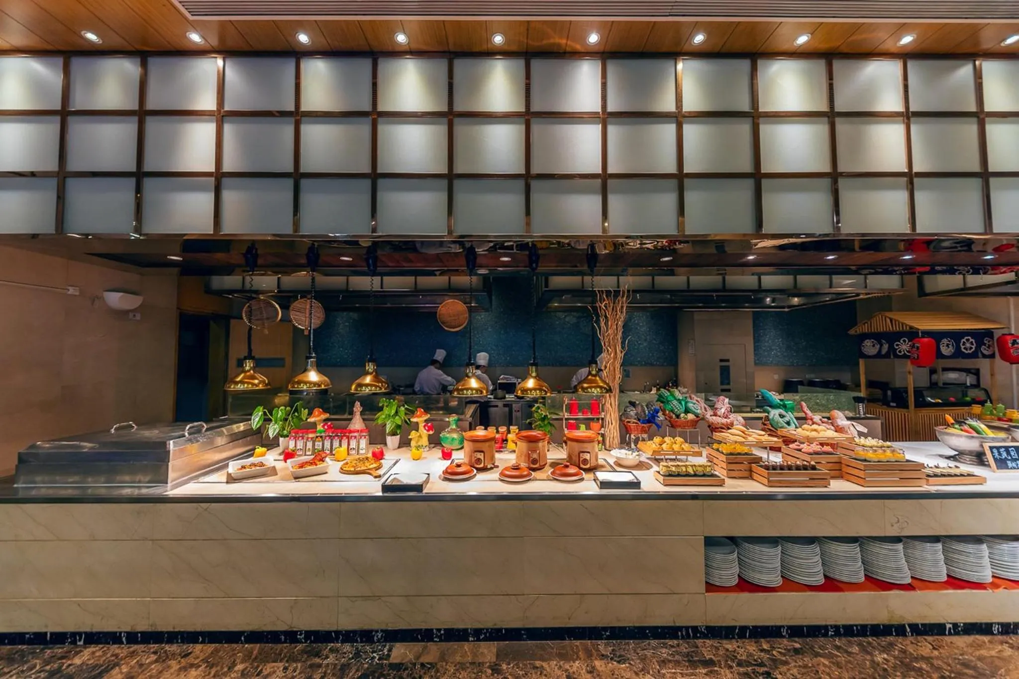 Restaurant/places to eat in Crowne Plaza Yichang by IHG