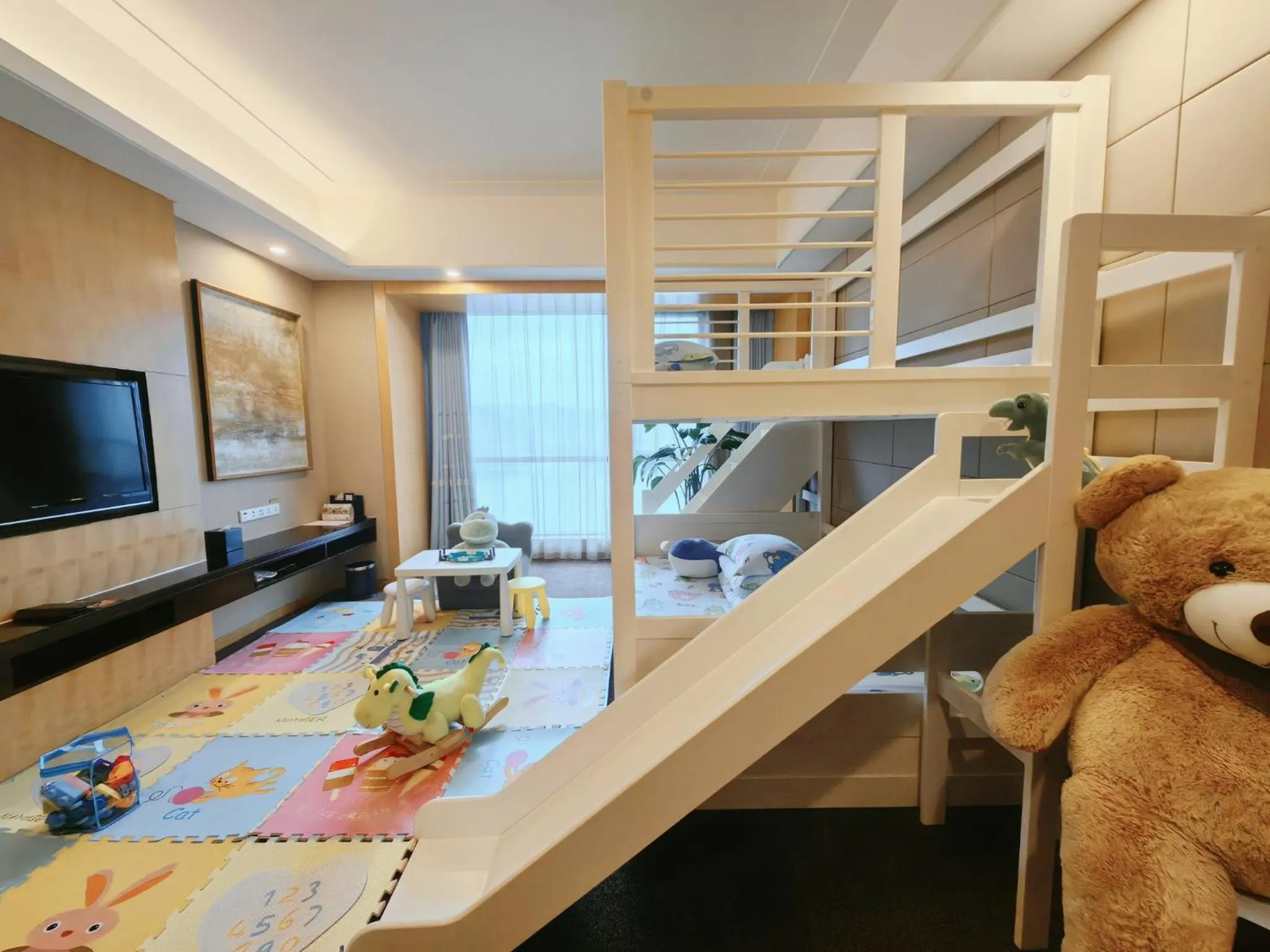 Fitness centre/facilities, Bed in Crowne Plaza Yichang by IHG