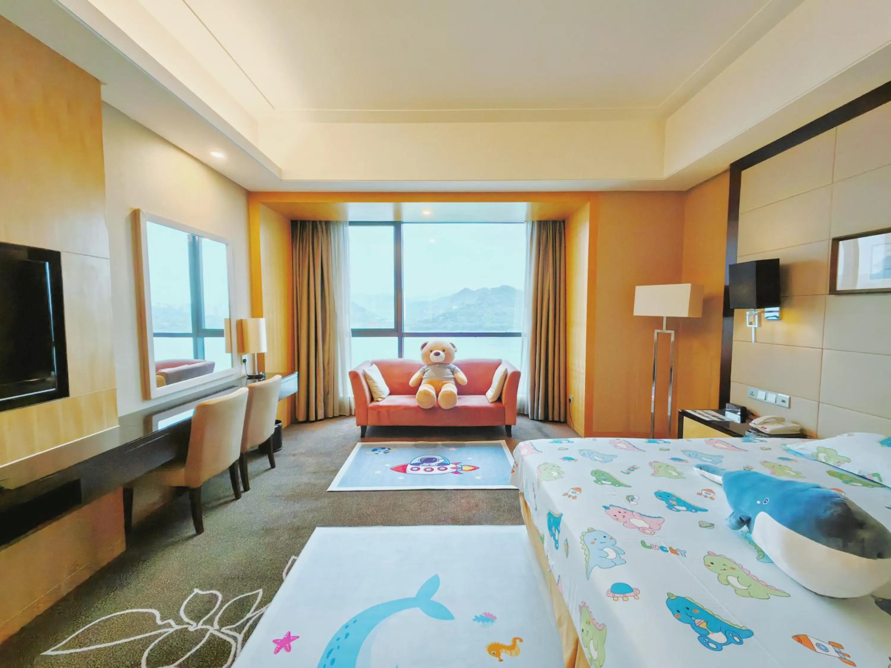 Bedroom, Bed in Crowne Plaza Yichang by IHG