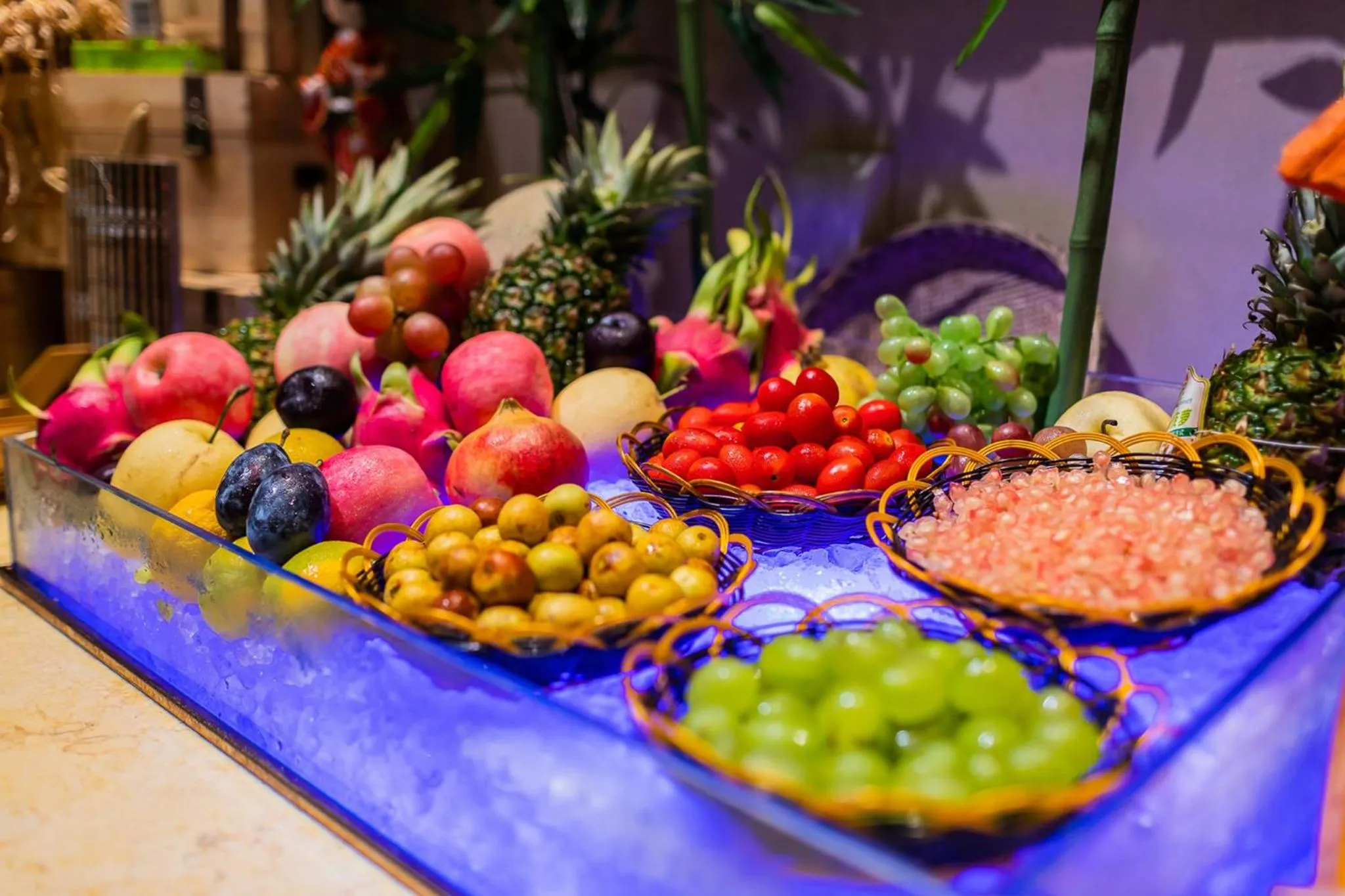 Restaurant/places to eat in Crowne Plaza Yichang by IHG