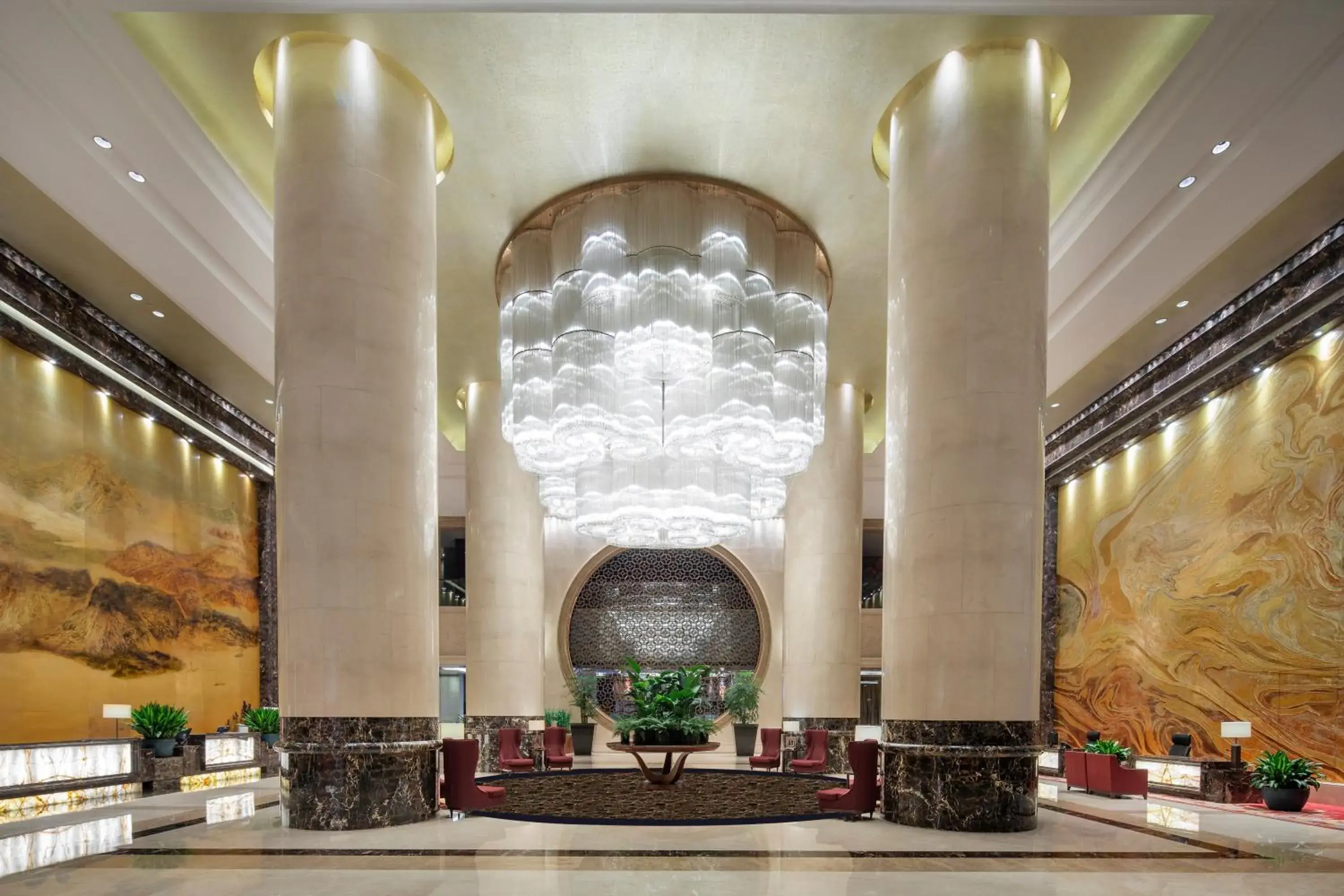 Property building in Crowne Plaza Yichang by IHG Property building in Crowne Plaza Yichang by IHG