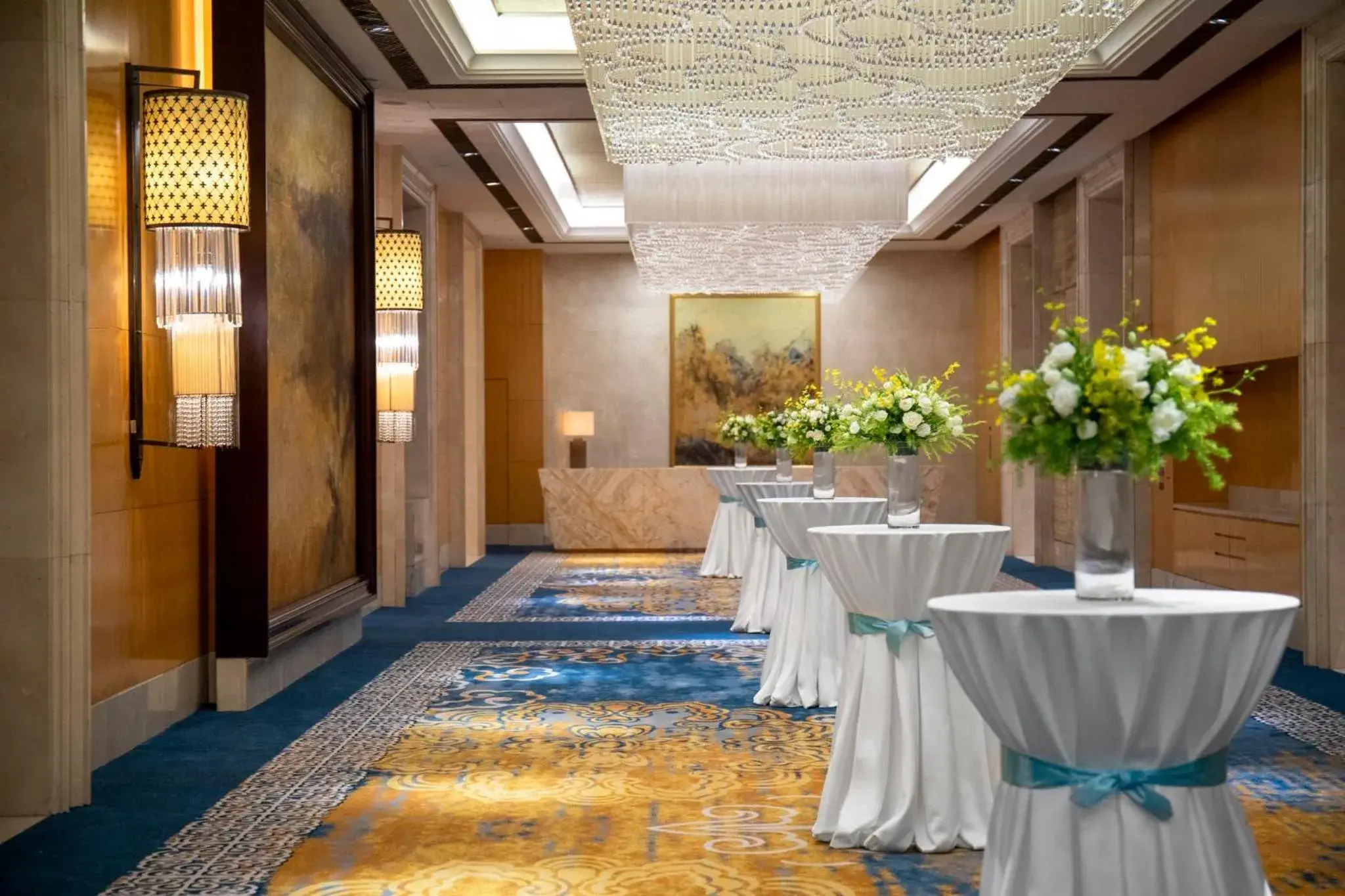 Restaurant/places to eat in Crowne Plaza Yichang by IHG Restaurant/places to eat in Crowne Plaza Yichang by IHG