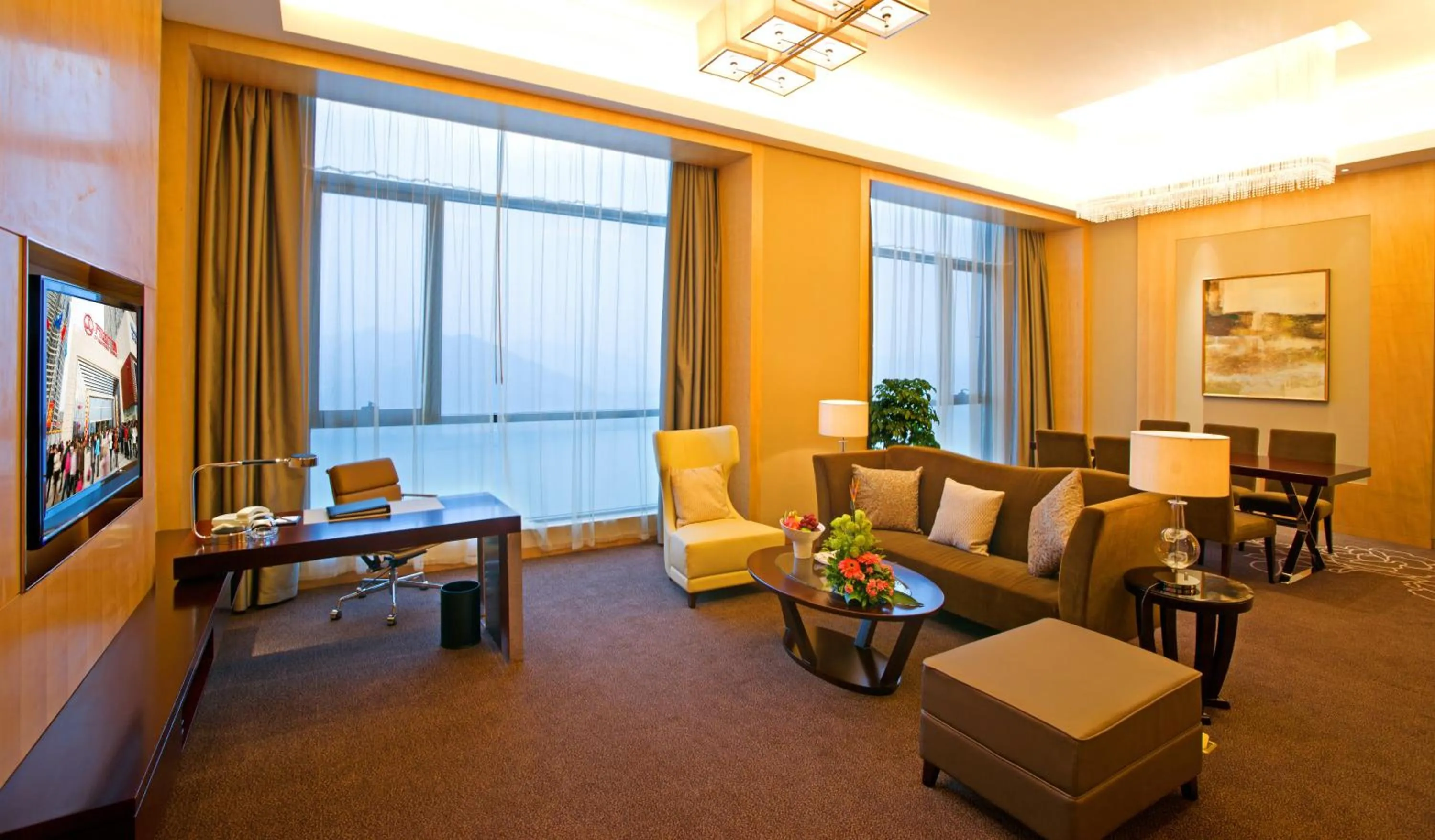 Bedroom in Crowne Plaza Yichang by IHG