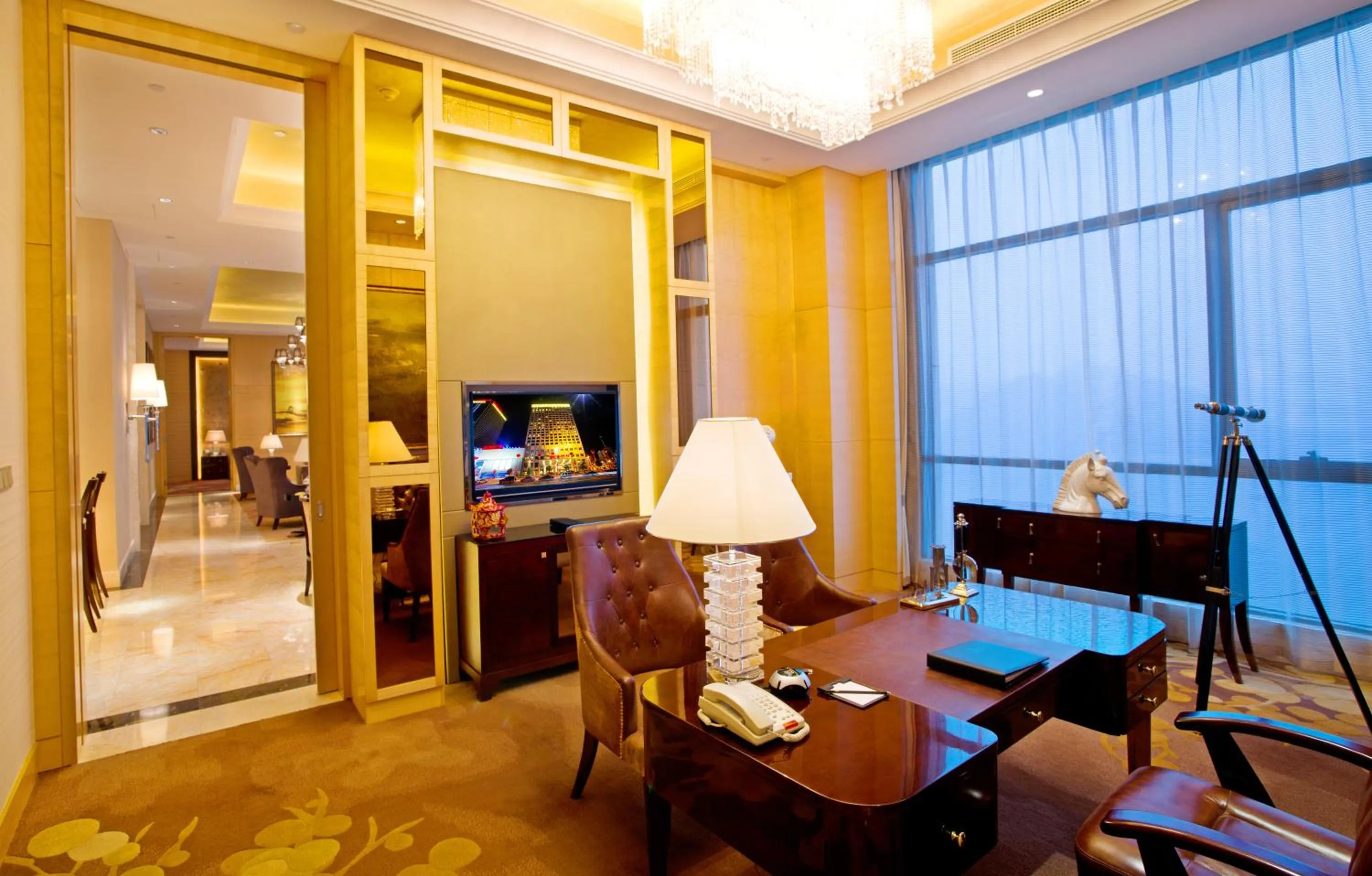 Bedroom in Crowne Plaza Yichang by IHG