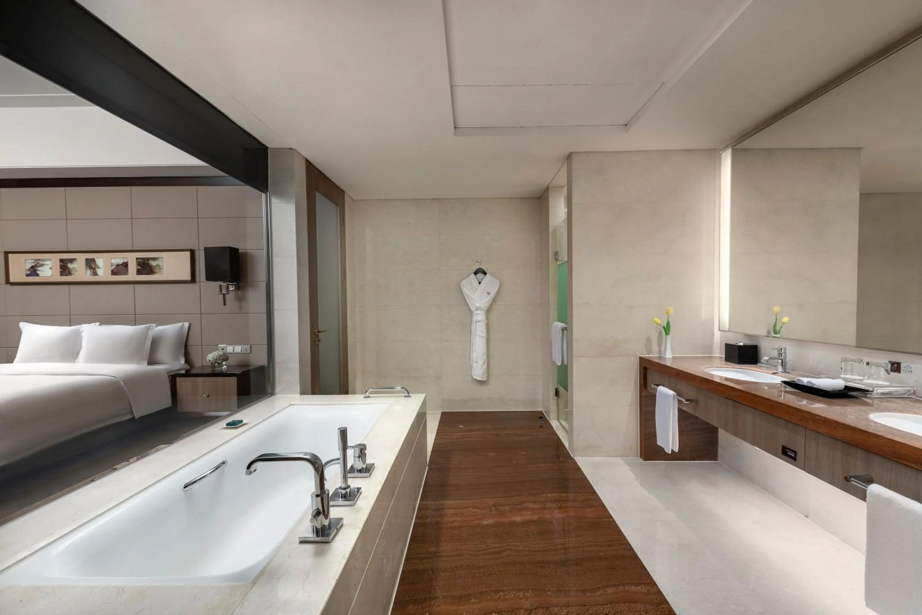 Bedroom, Bed in Crowne Plaza Yichang by IHG