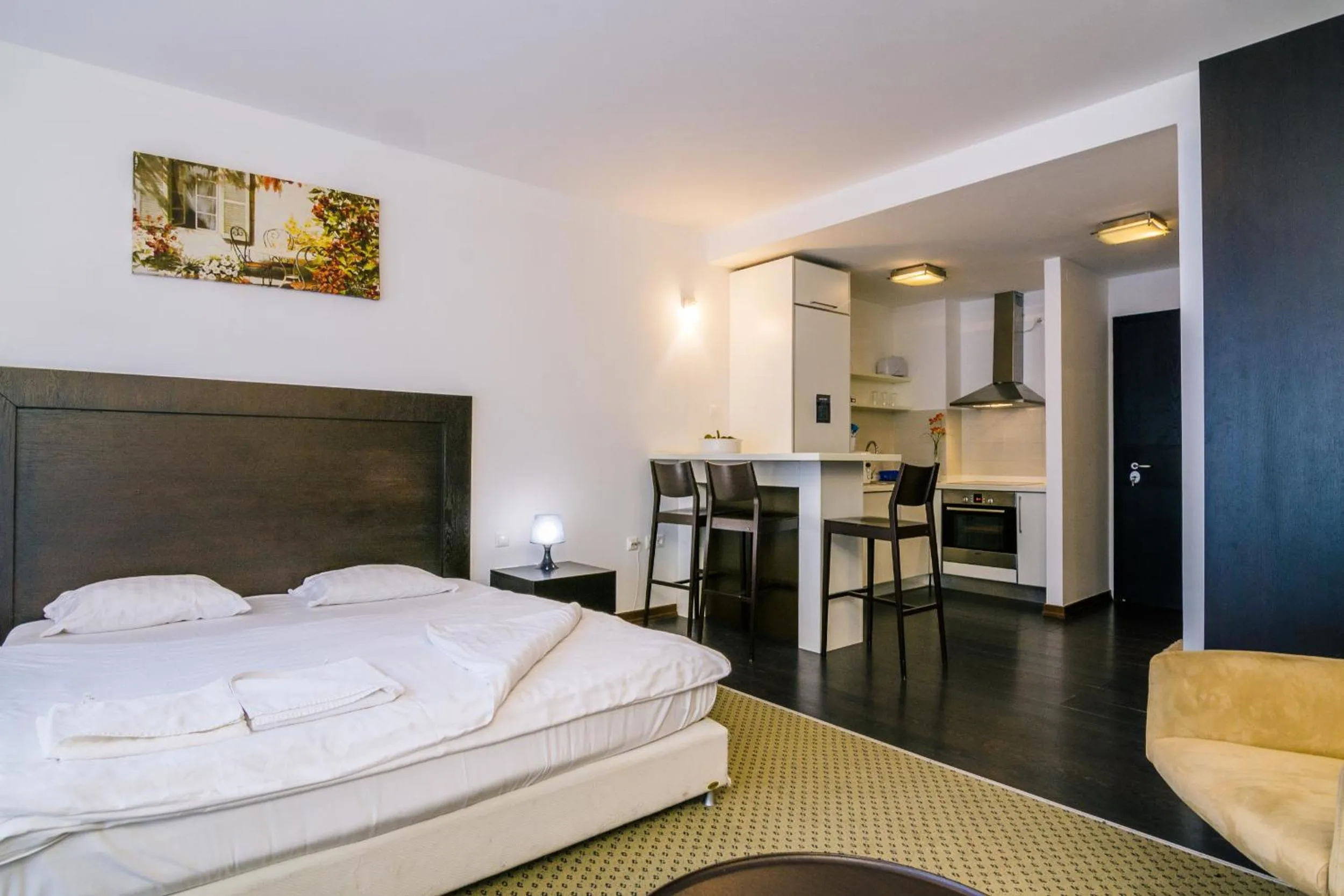 Kitchen or kitchenette in City Gardens Hotel & Wellness