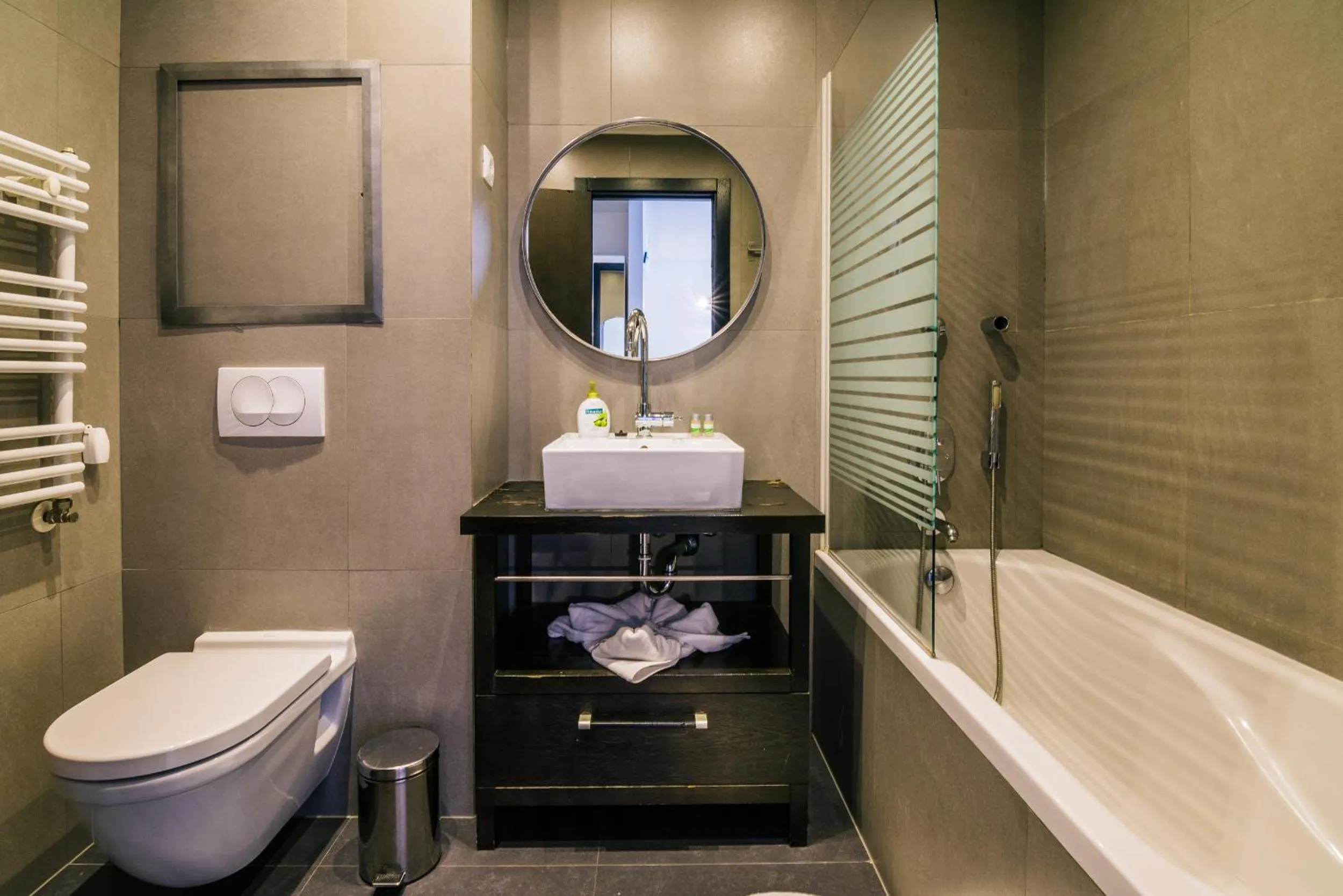 Shower in City Gardens Hotel & Wellness