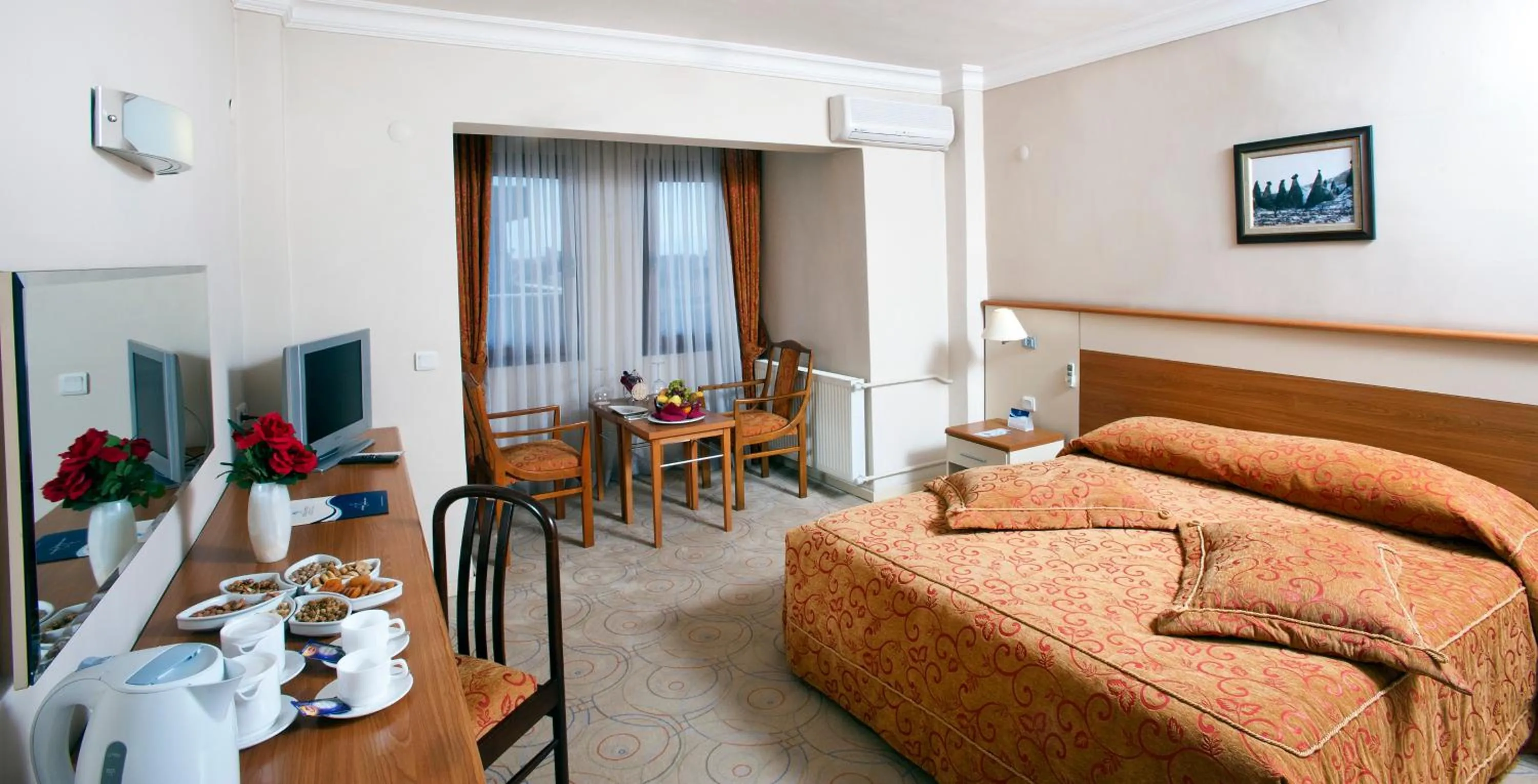 Photo of the whole room, Bed in Crystal Kaymakli Hotel & Spa