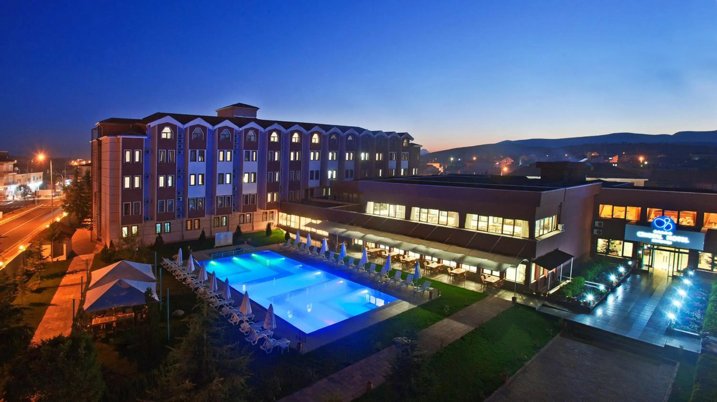 Pool view in Crystal Kaymakli Hotel & Spa Pool view in Crystal Kaymakli Hotel & Spa