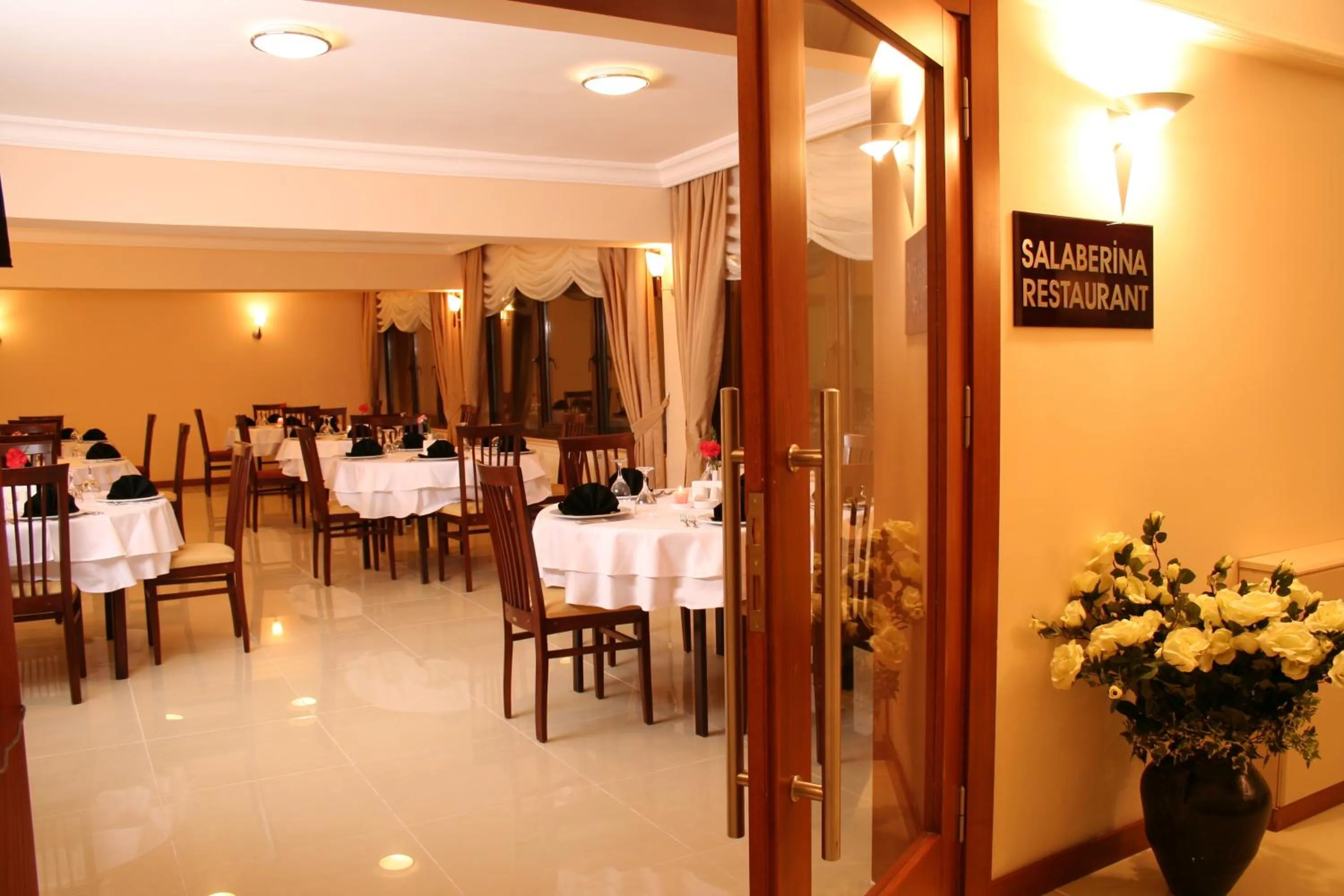 Restaurant/places to eat in Crystal Kaymakli Hotel & Spa