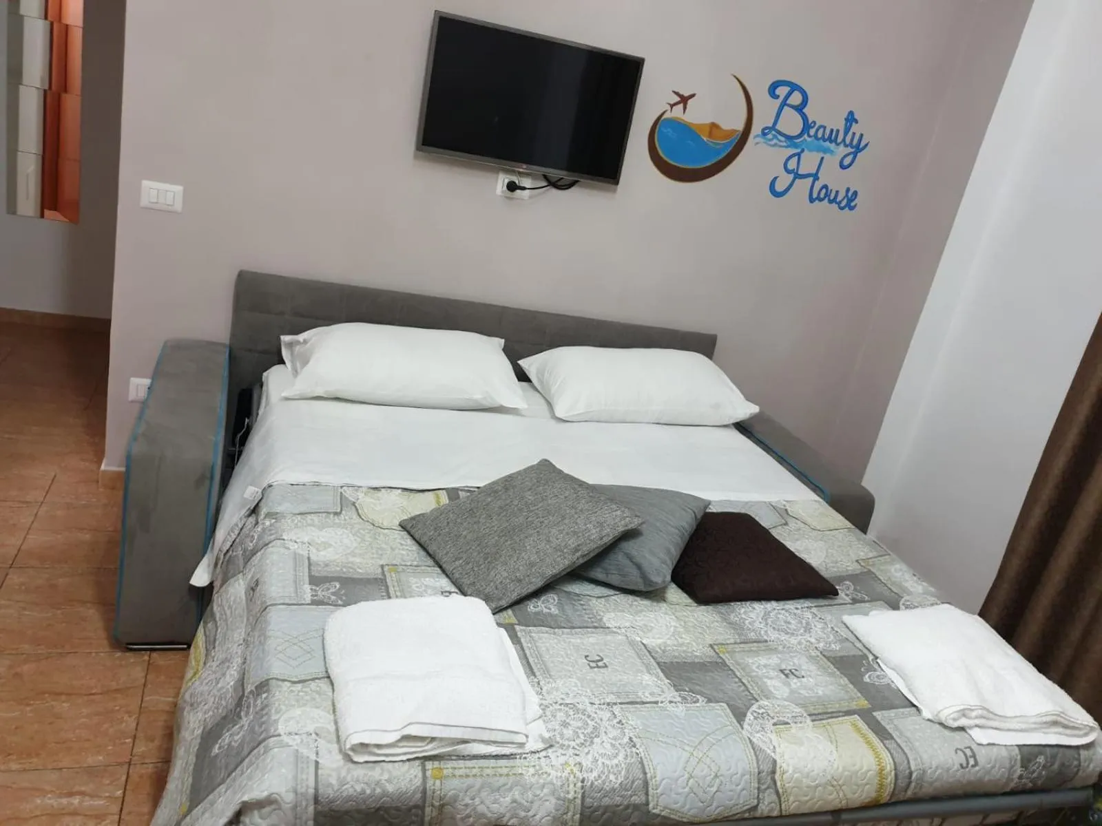 Bed in Beauty House
