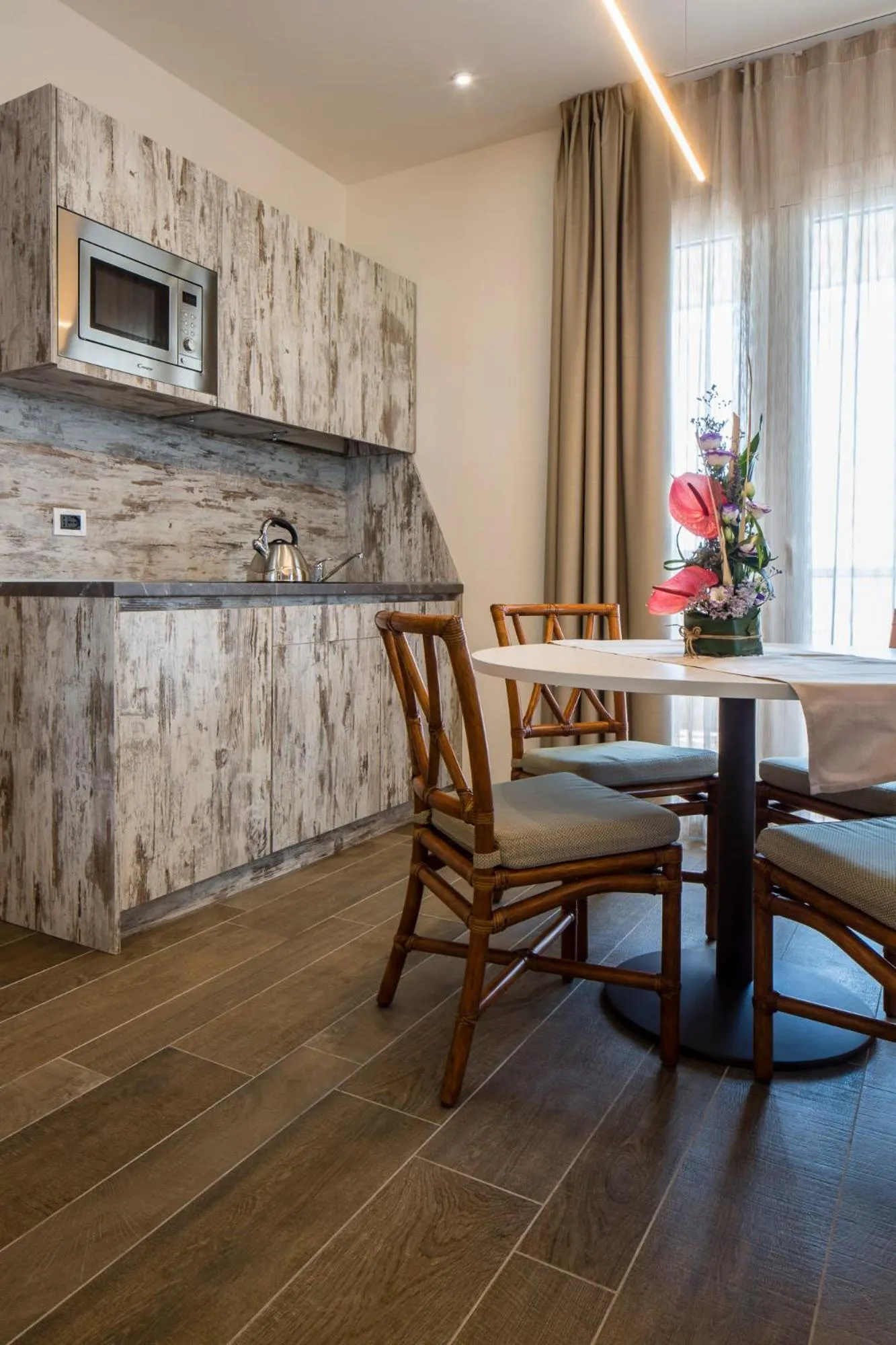 Dining area in Hotel Ambassador