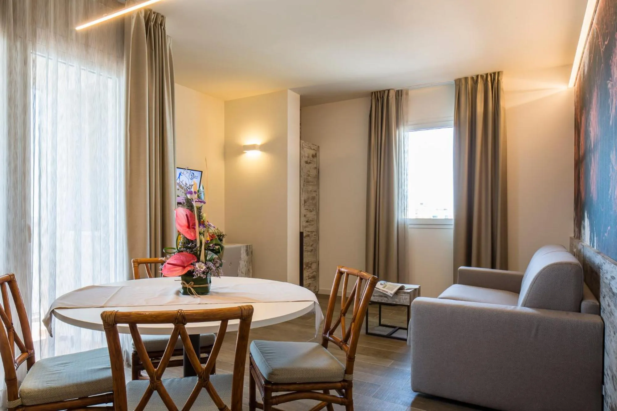 Dining area in Hotel Ambassador