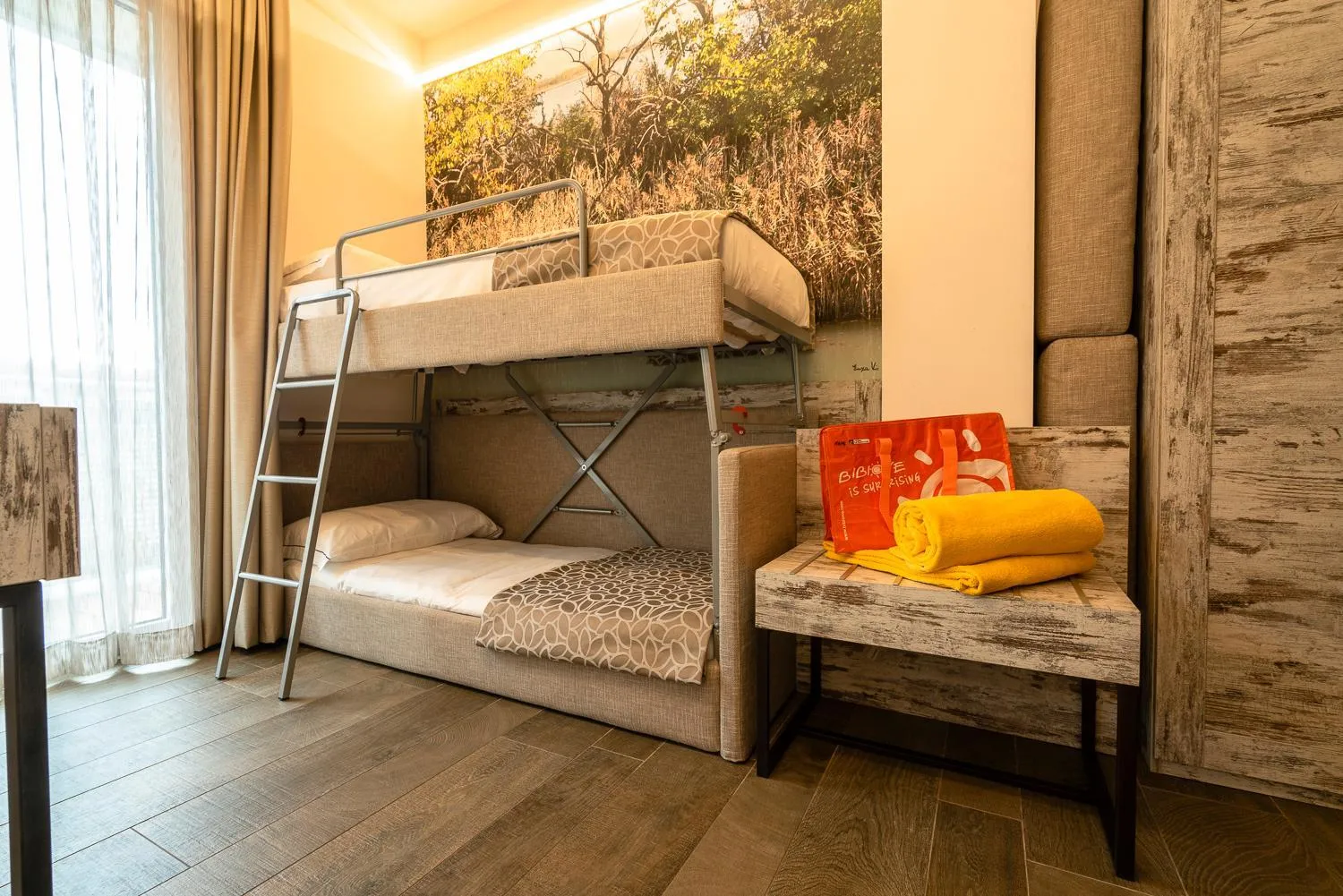 bunk bed, Bed in Hotel Ambassador
