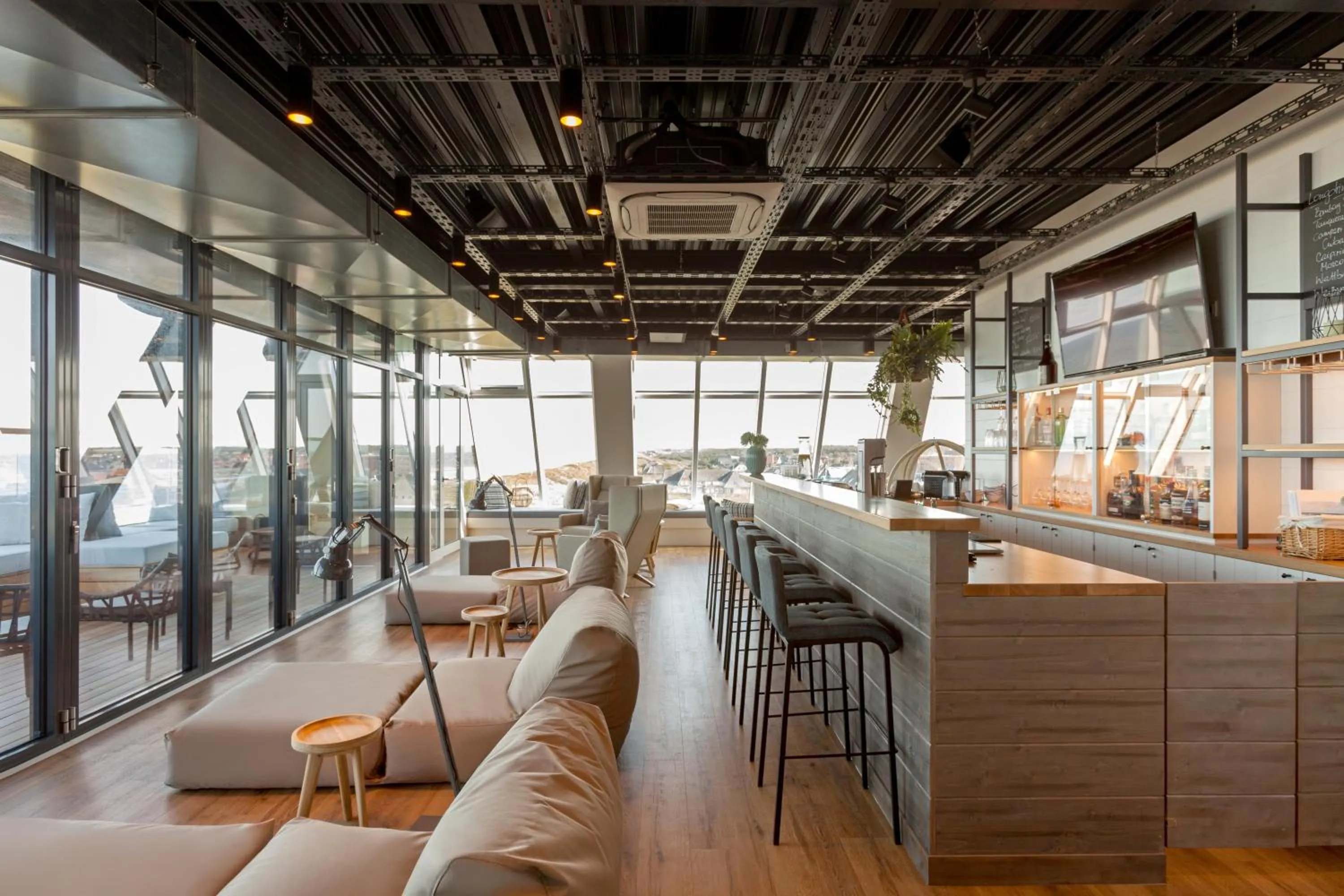 Lounge or bar in Wyn. Strandhotel Sylt