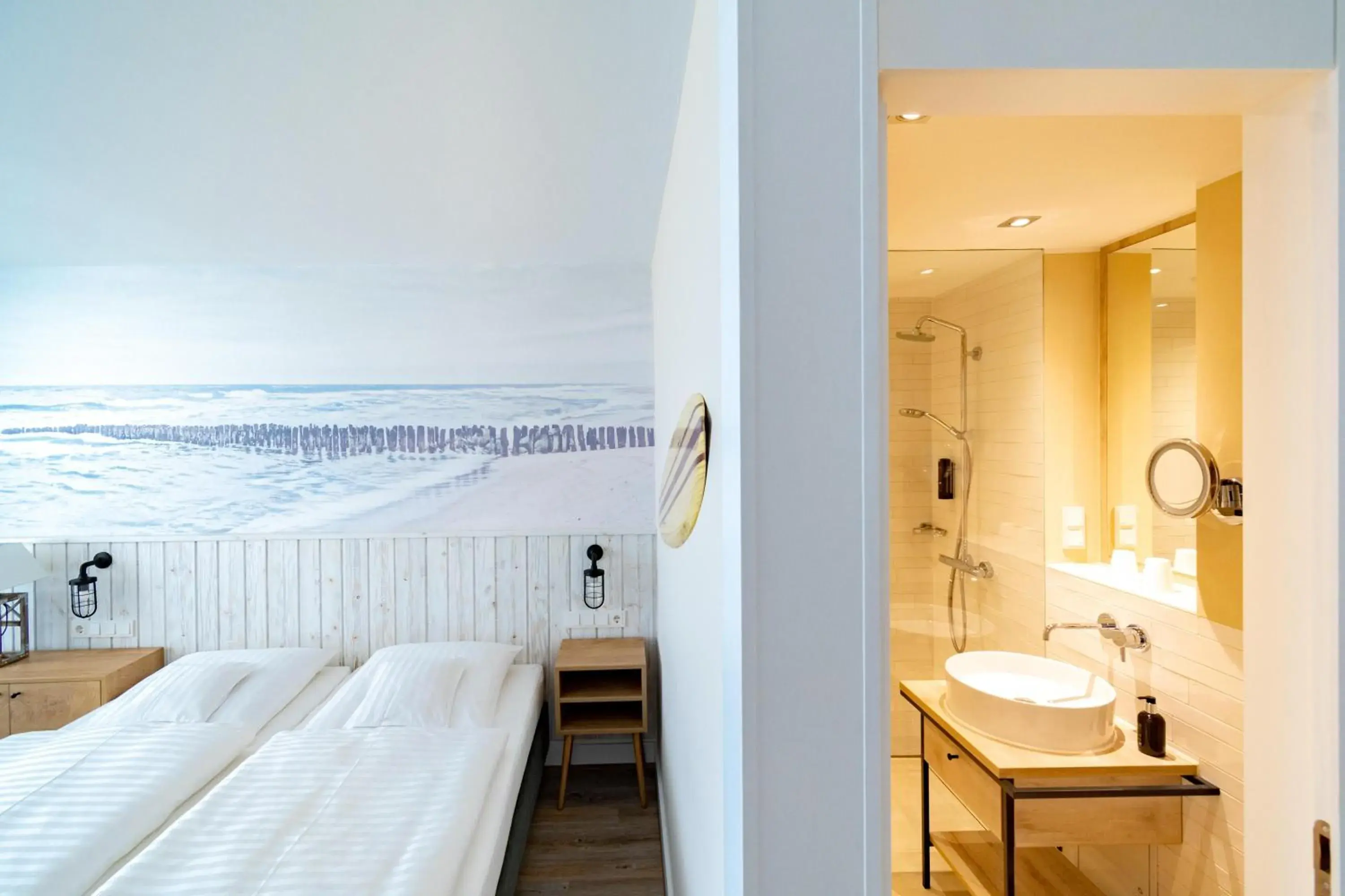 Double Room with Balcony - single occupancy in Wyn. Strandhotel Sylt Double Room with Balcony - single occupancy in Wyn. Strandhotel Sylt