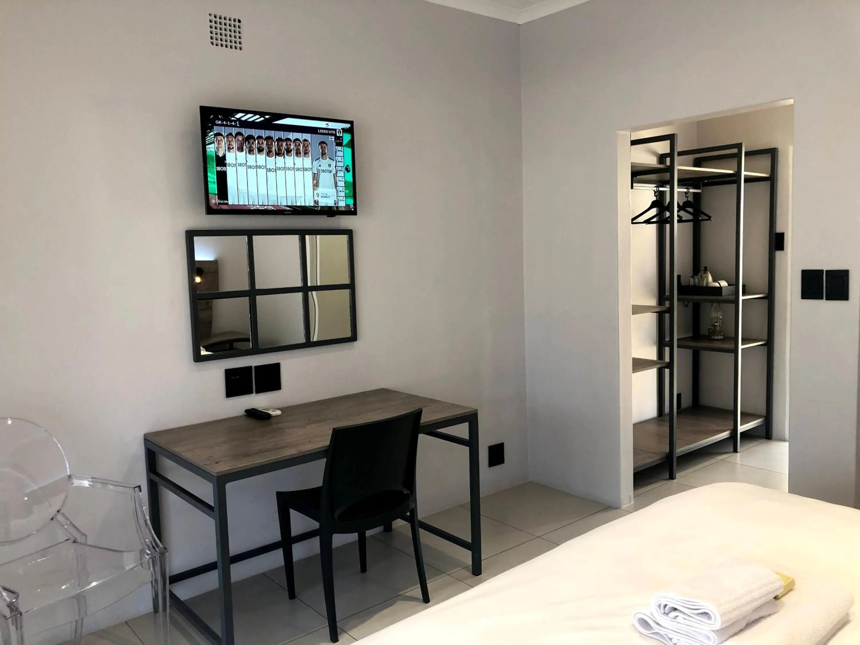 Bedroom, Bed in Umtali Country Inn