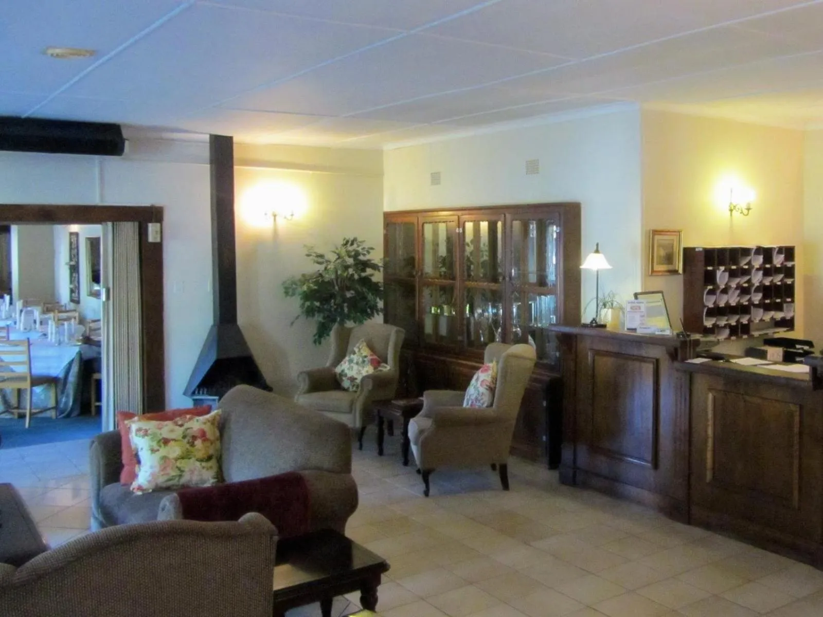 Communal lounge/ TV room in Umtali Country Inn