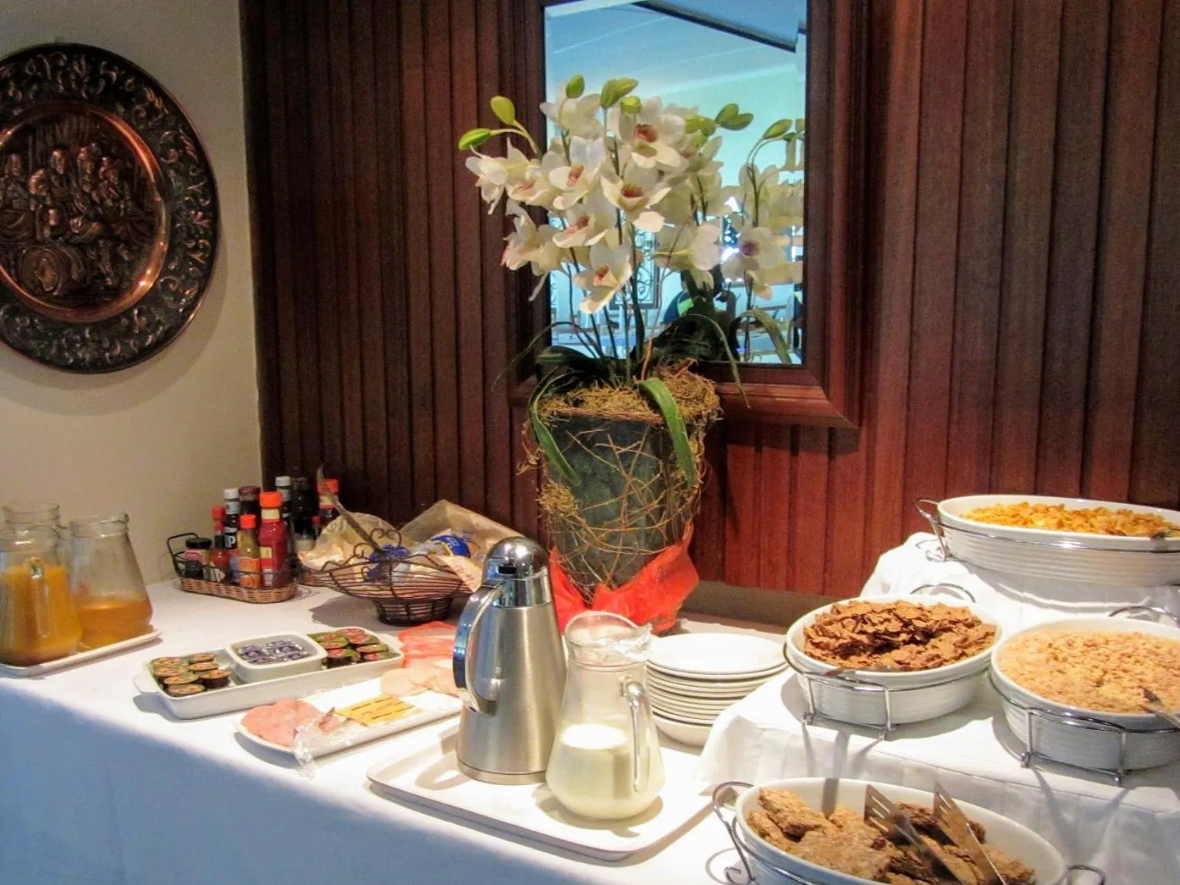 Continental breakfast in Umtali Country Inn