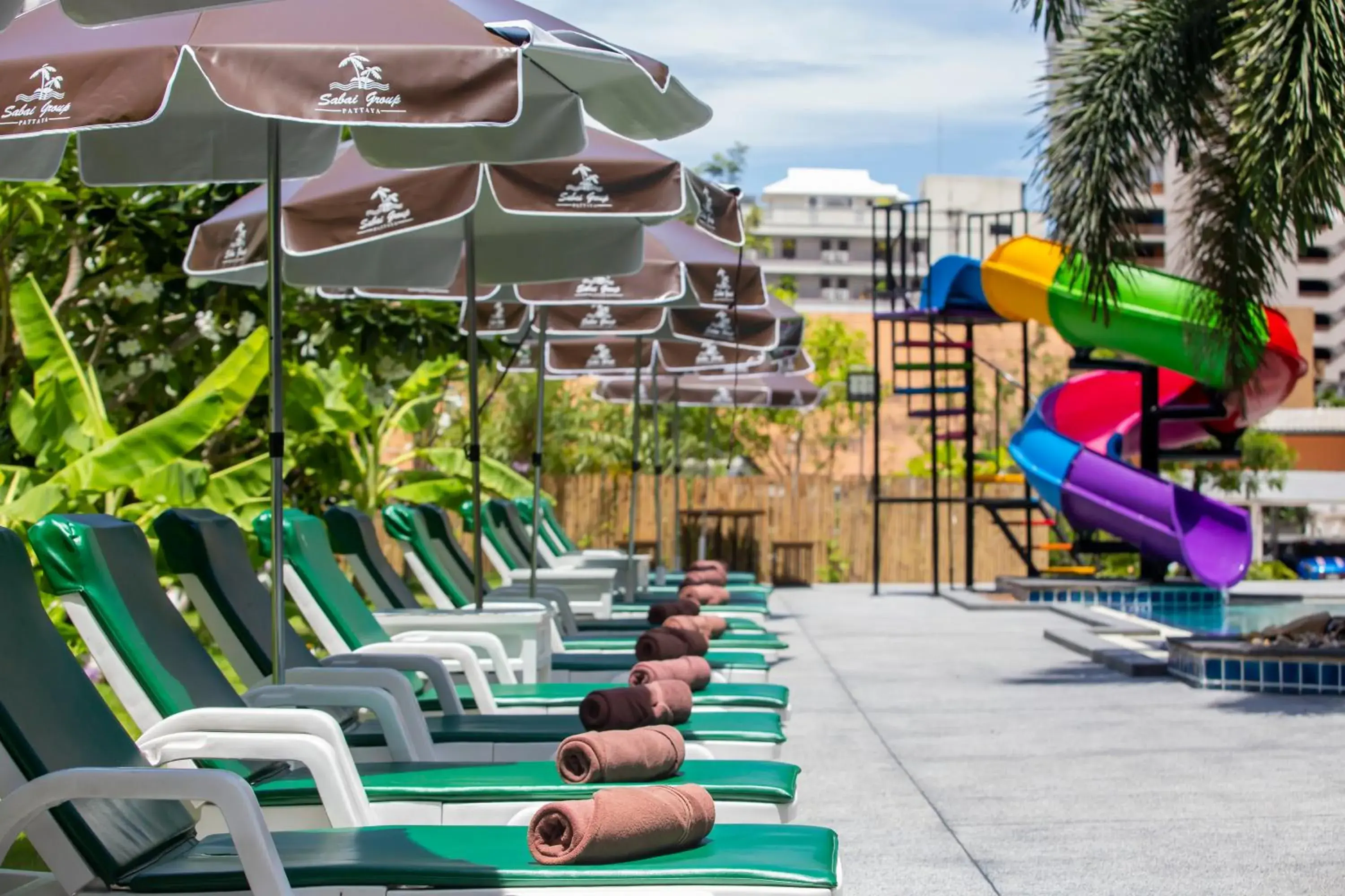 Swimming pool in Sabai Inn Swimming pool in Sabai Inn