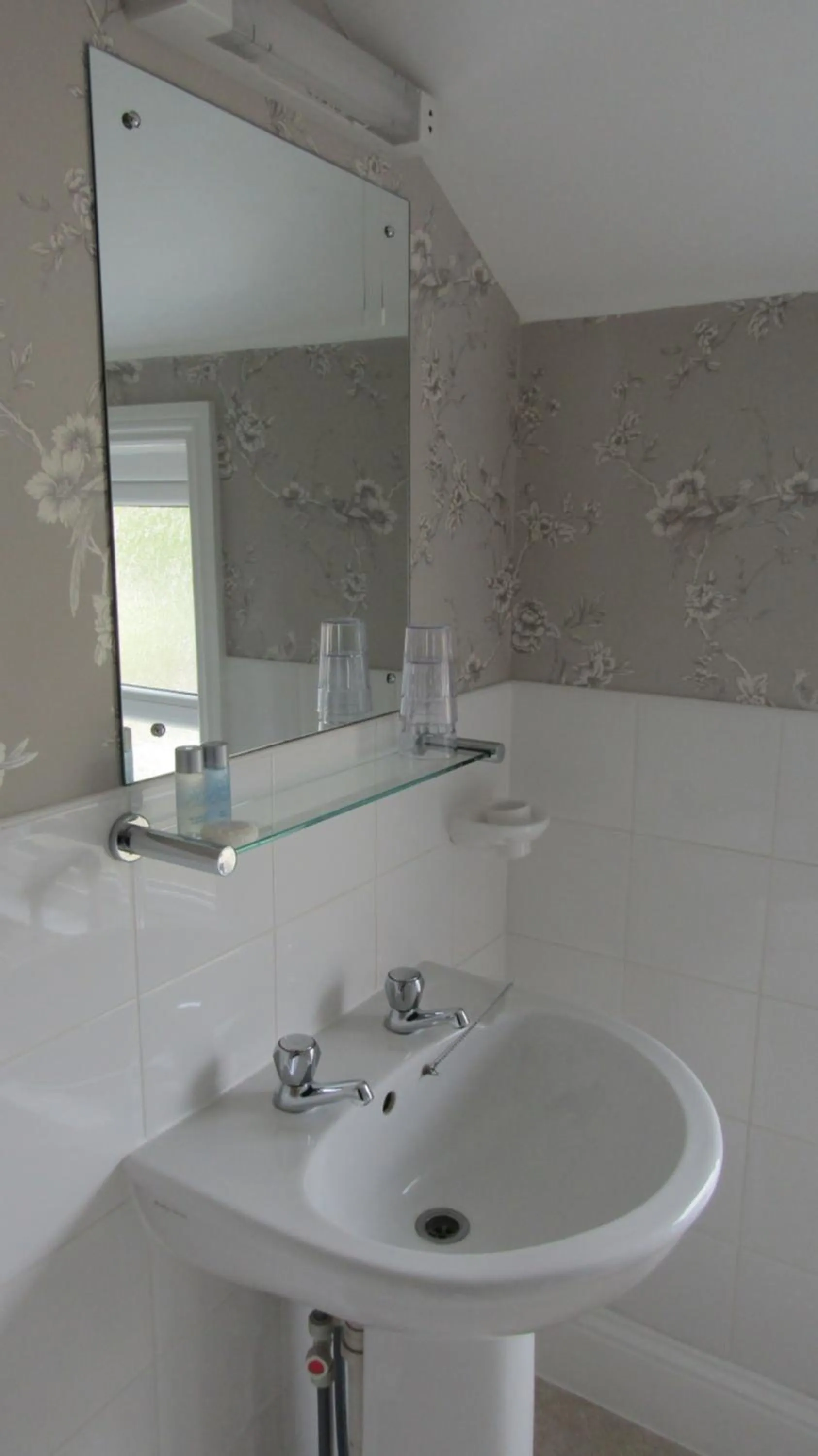 Shower in The Raincliffe Hotel