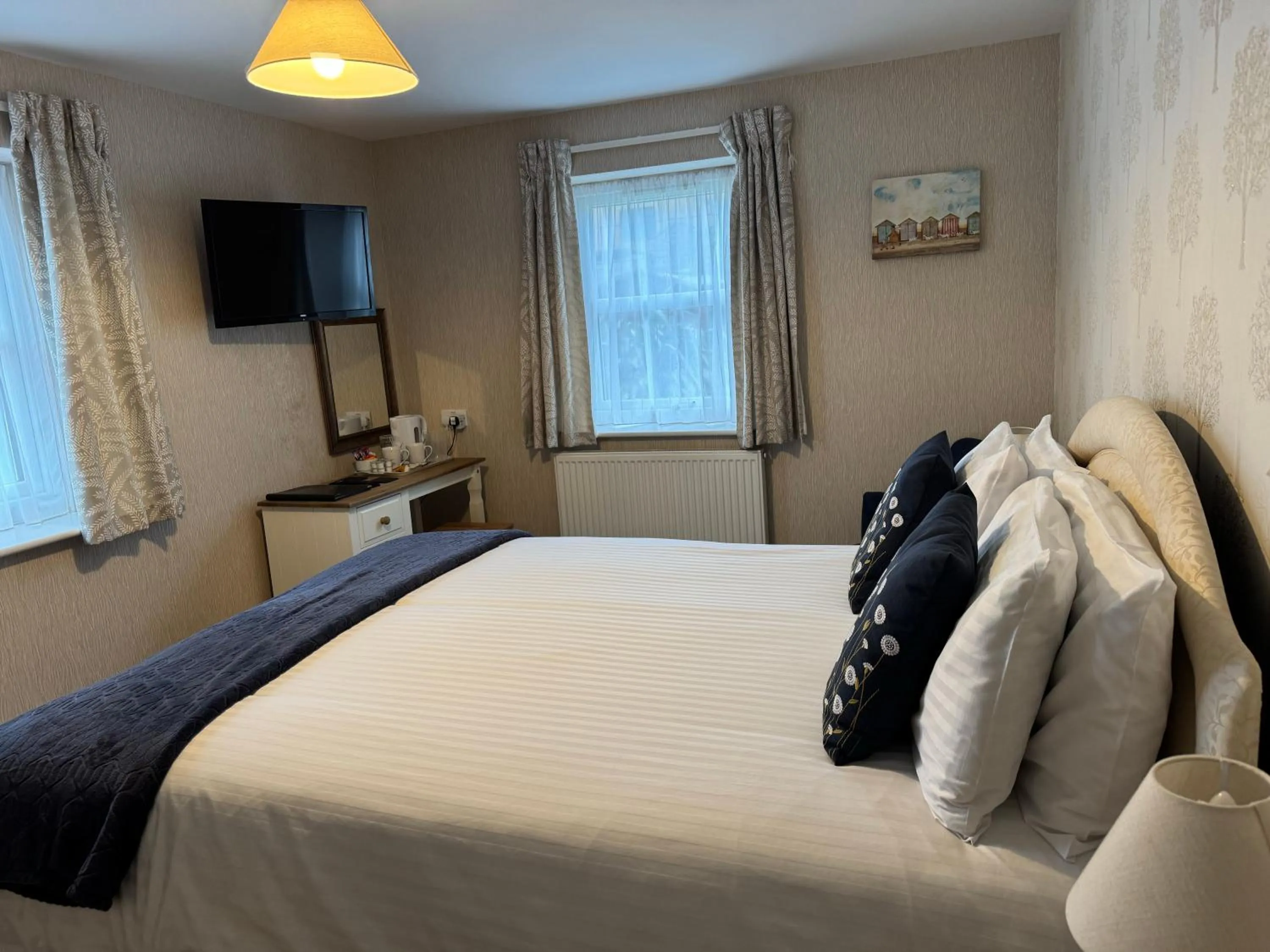 Bedroom, Bed in The Raincliffe Hotel