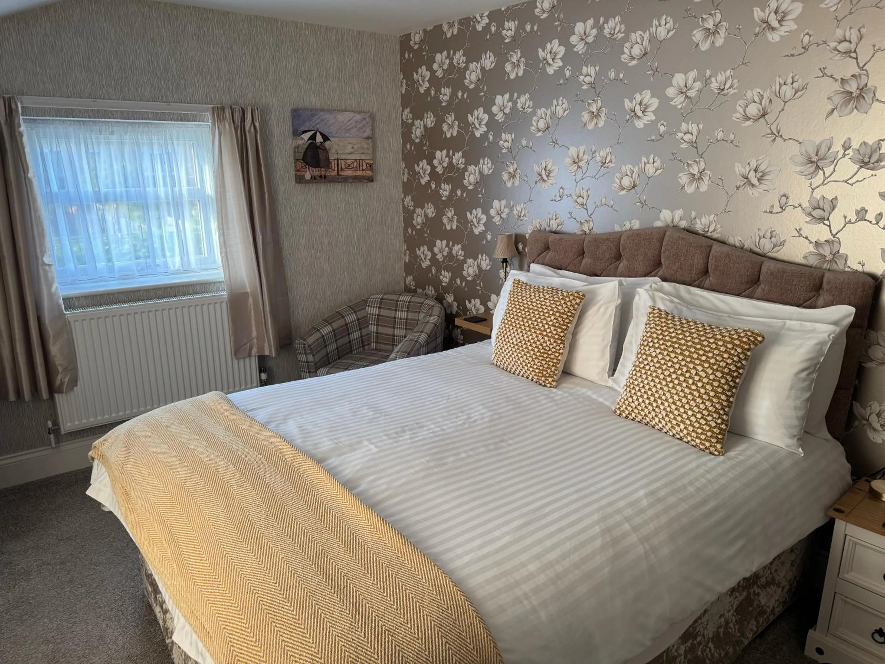 Bedroom, Bed in The Raincliffe Hotel