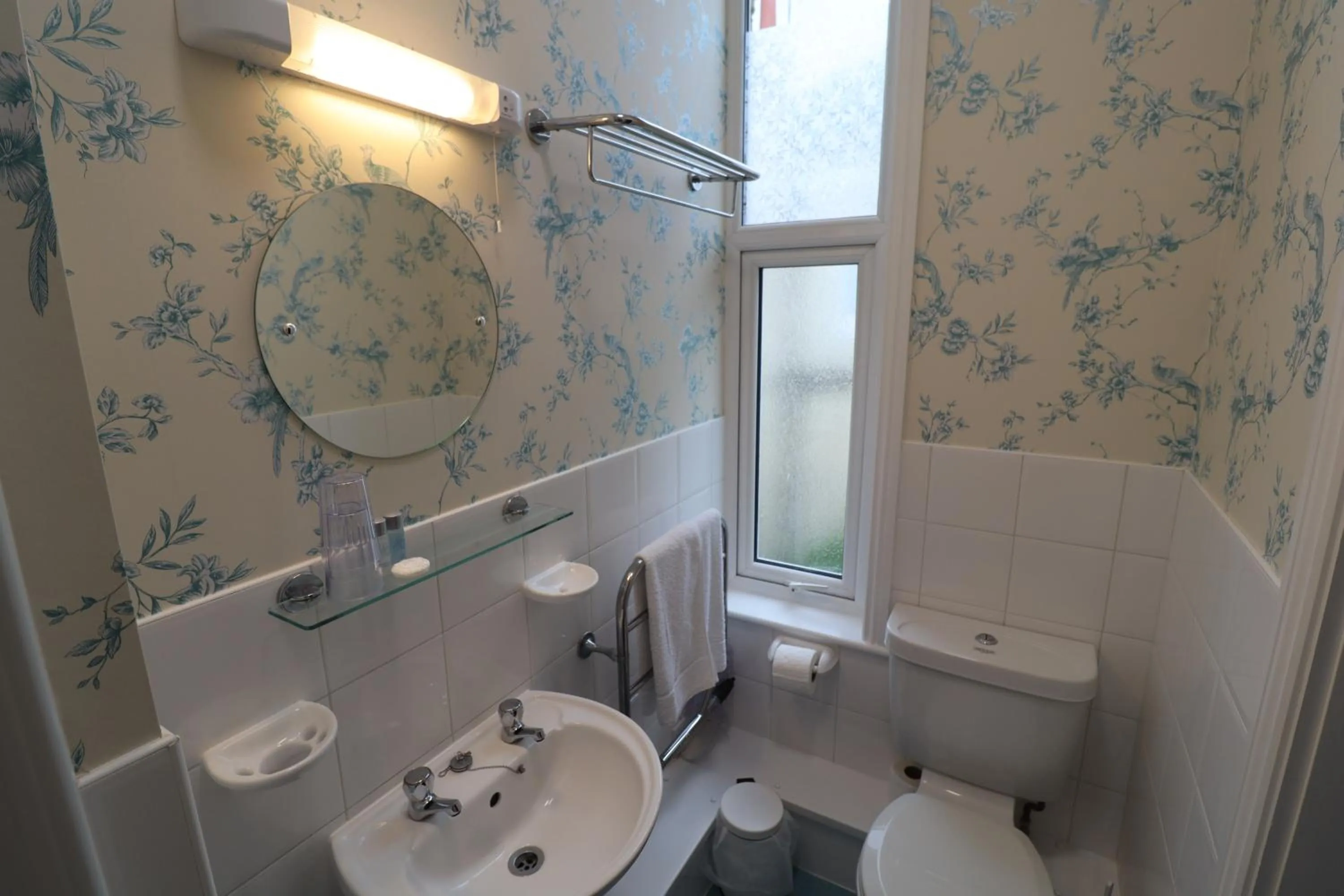 Bathroom in The Raincliffe Hotel